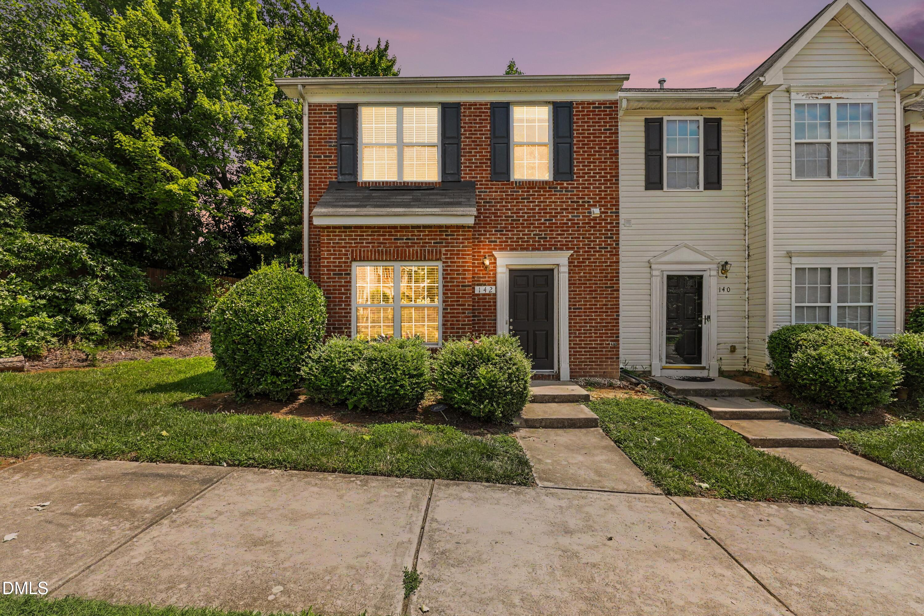 142 Queensberry Court — photo