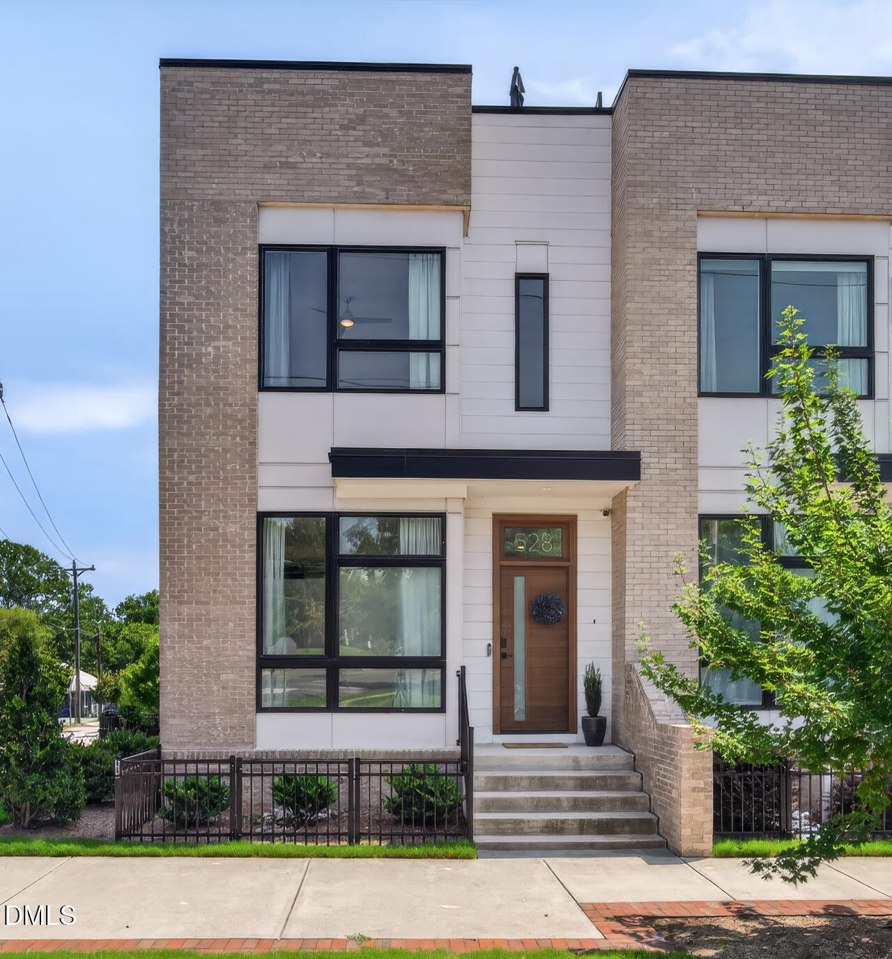 528 N Roxboro Street — photo