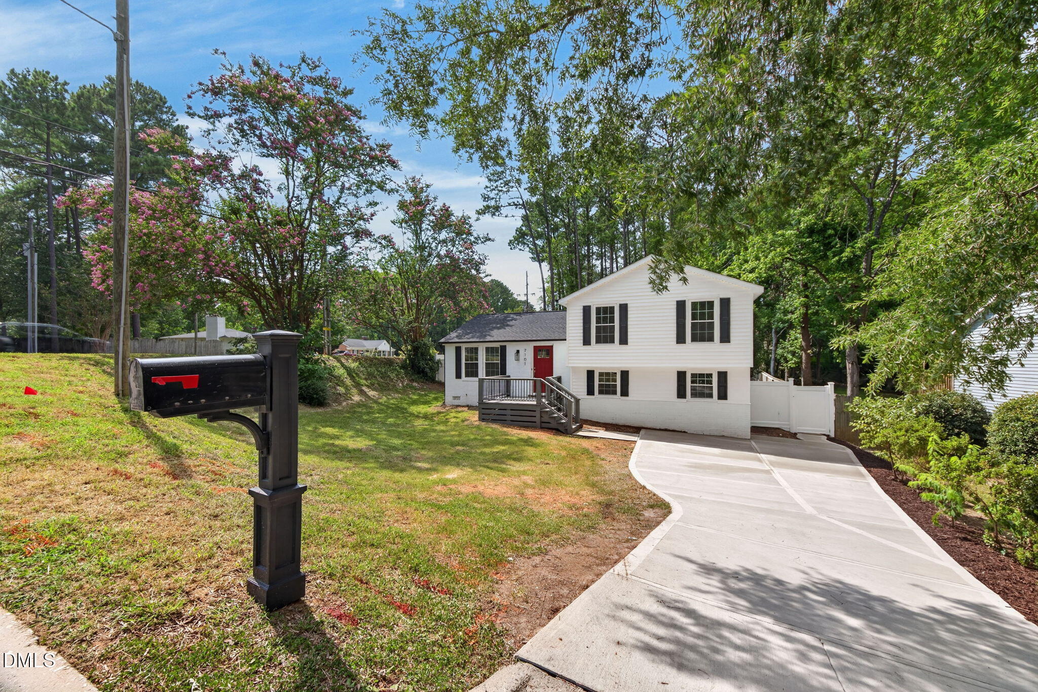7101 Shellburne Drive, Raleigh, NC 27612 — photo 2