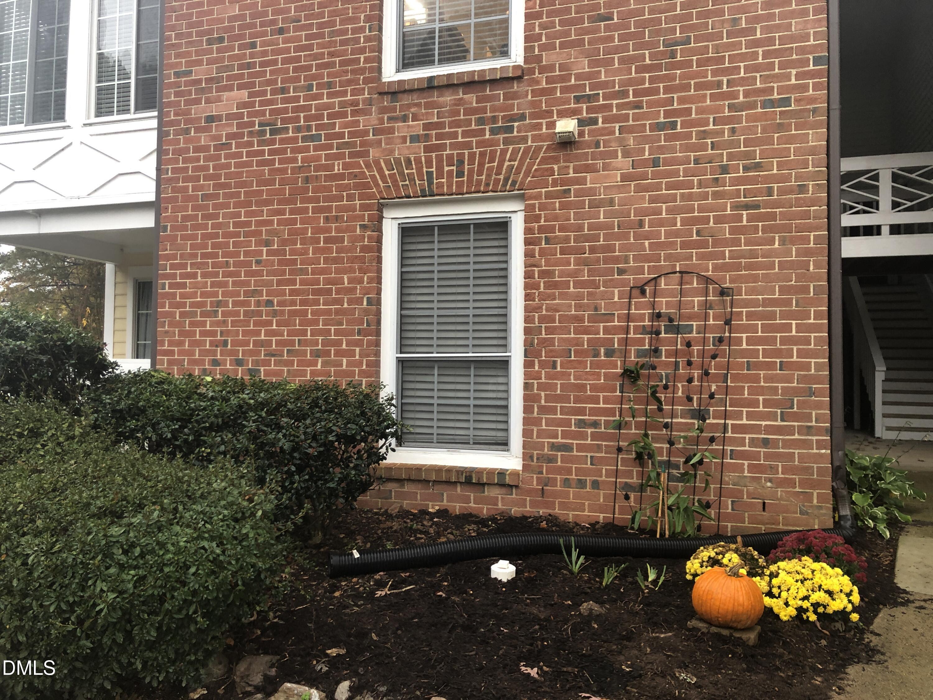 1001 Kingswood Drive a — photo