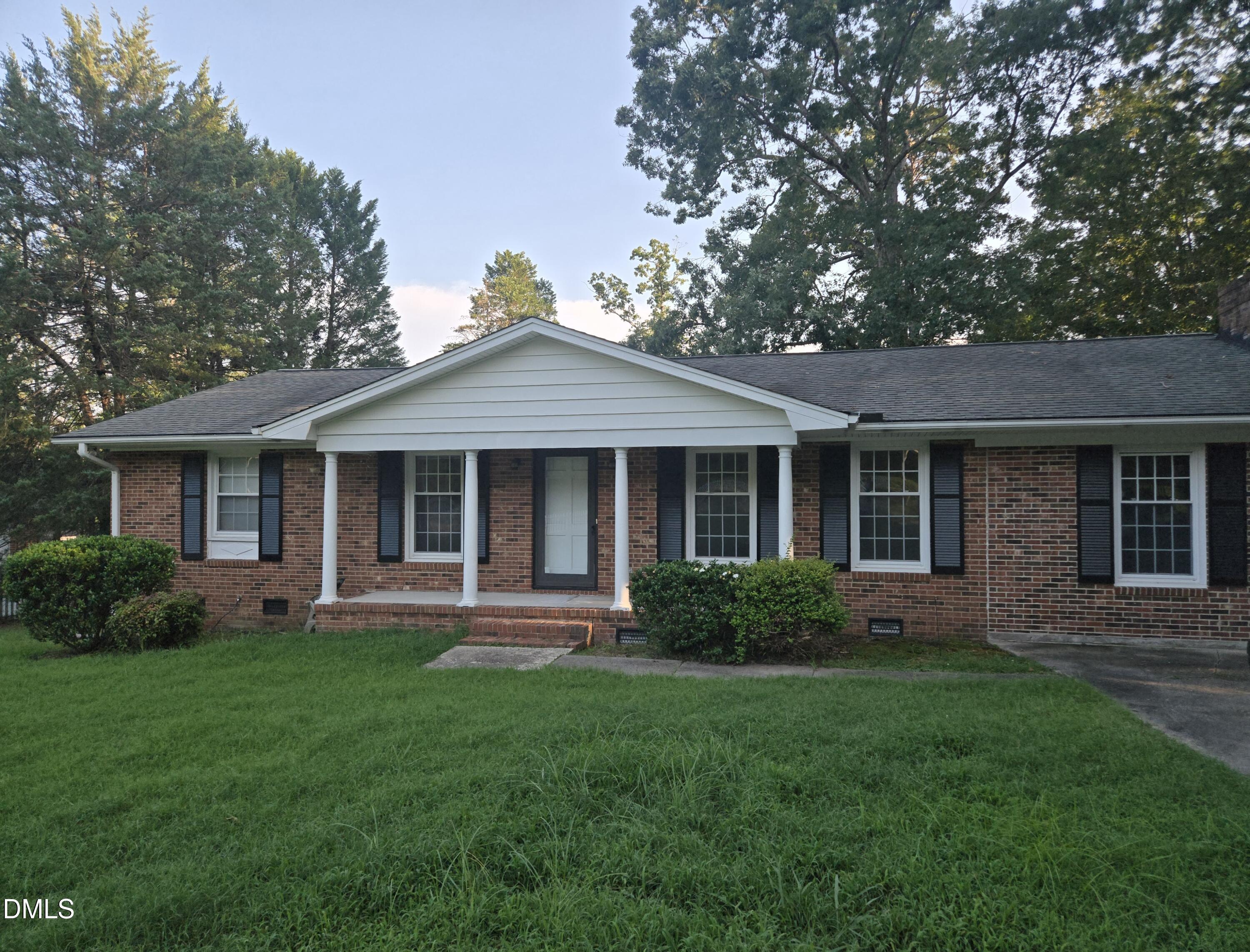 1402 Snow Hill Road — photo