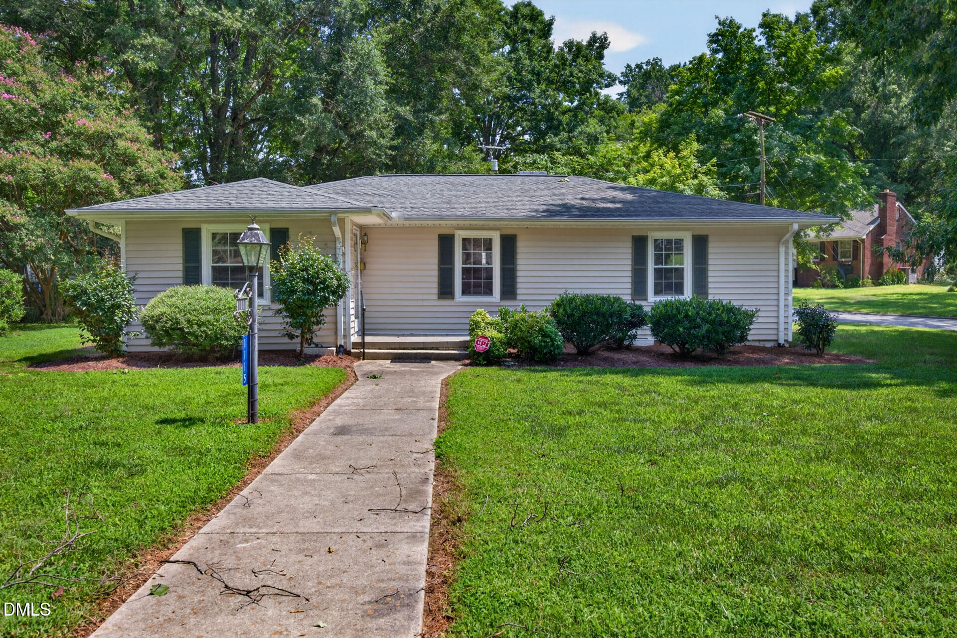 1115 E Willowbrook Drive — photo