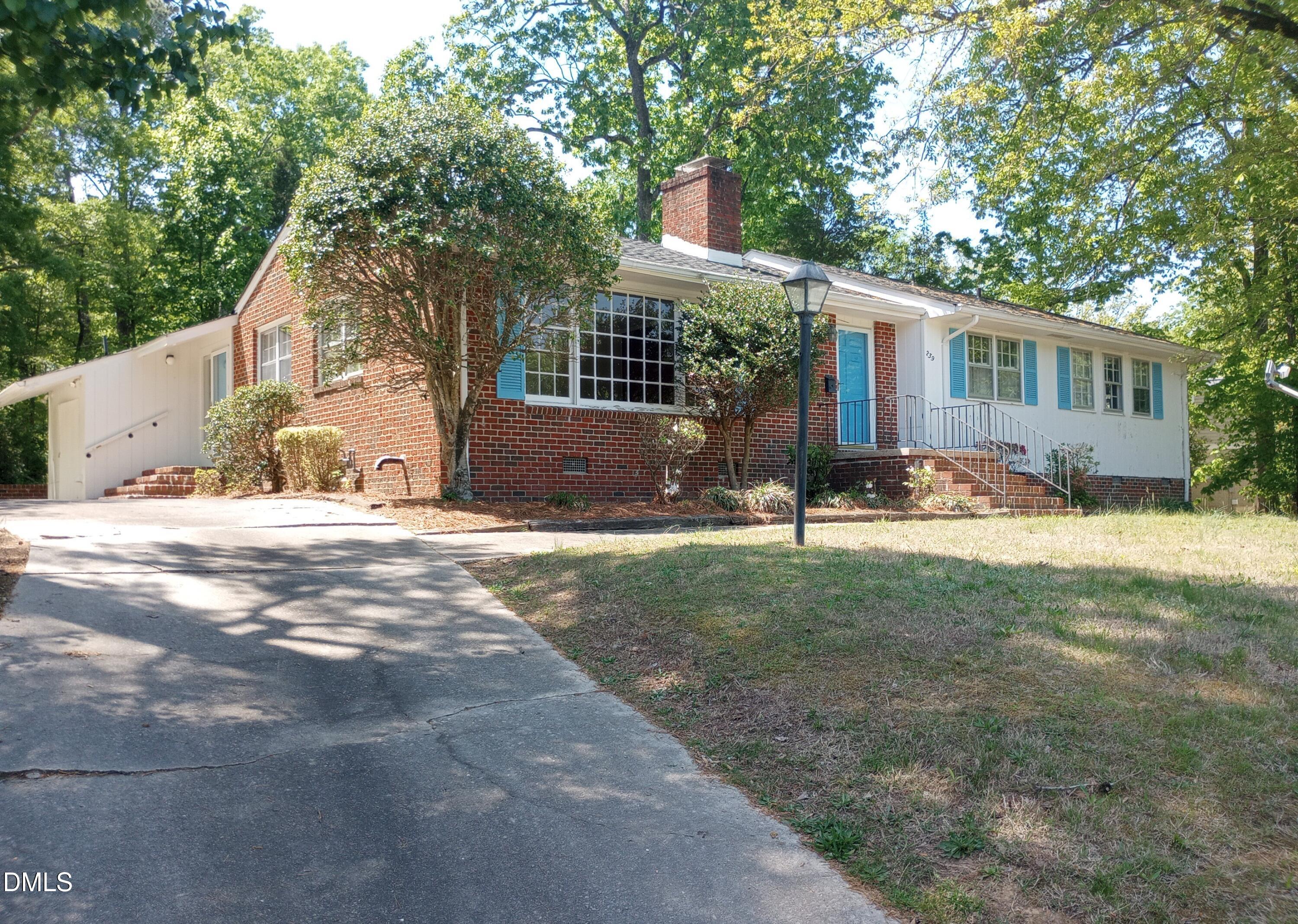 239 N Hamilton Road N — photo