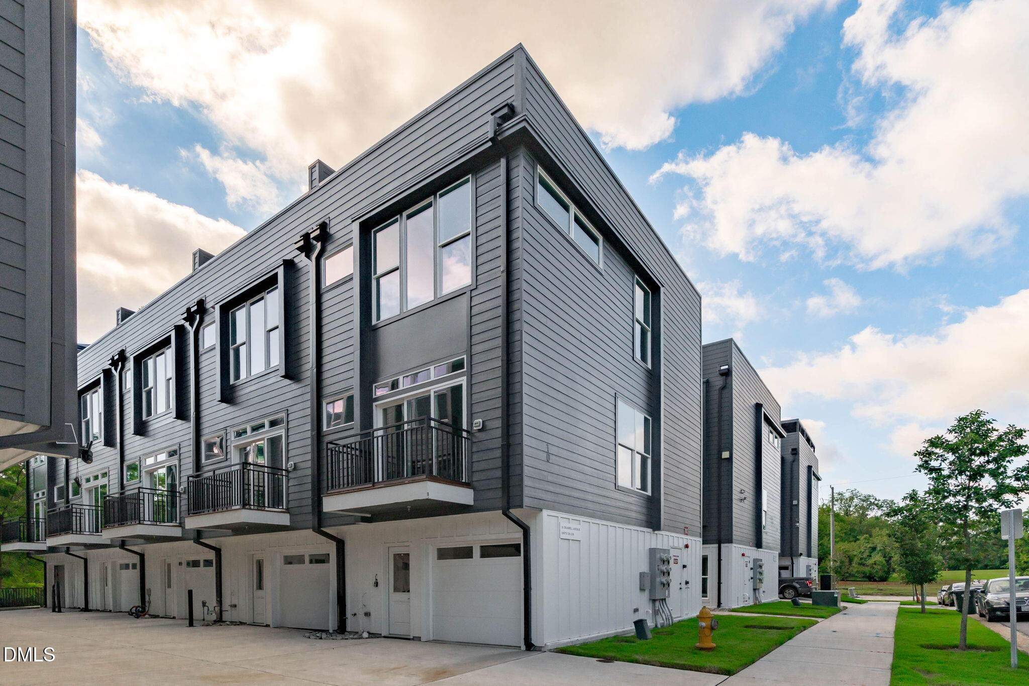 10 Seawell Avenue 101 — photo
