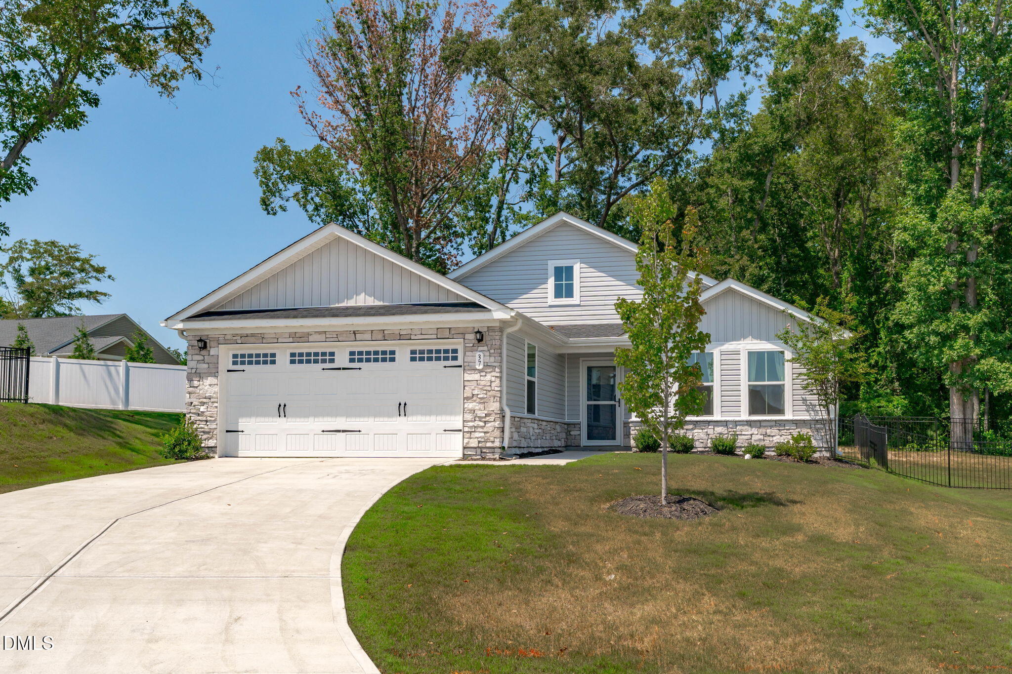 37 Richfield Court — photo
