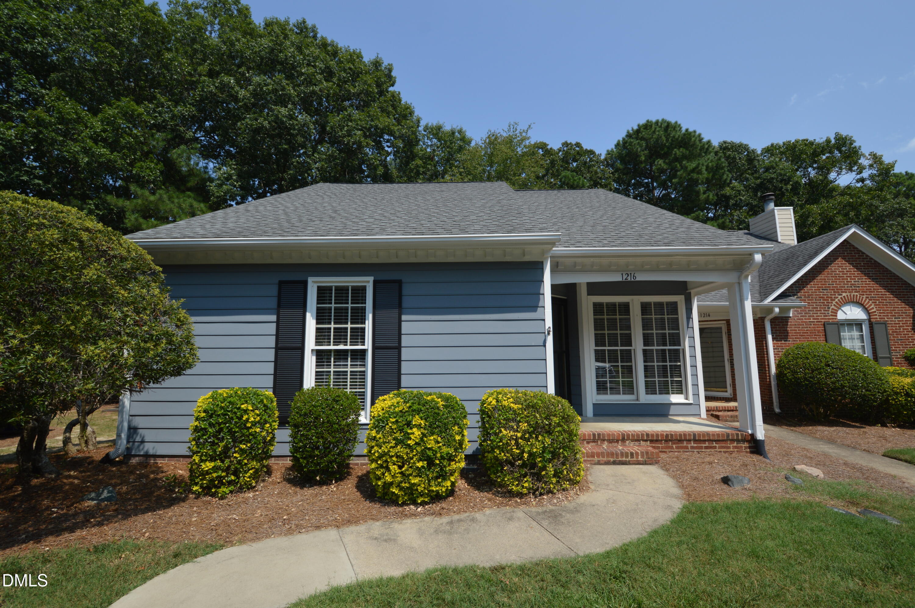 1216 Deptford Court — photo