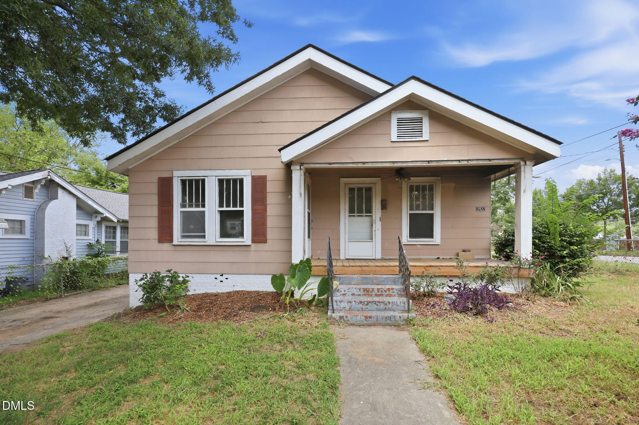 1607 Taylor Street — photo