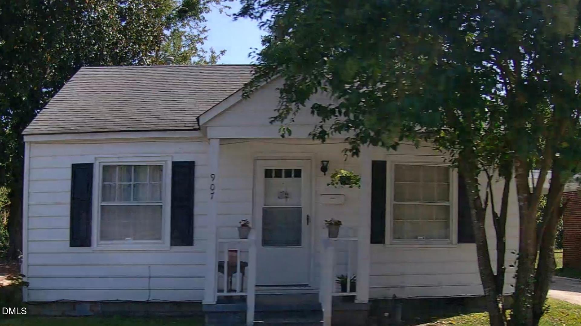 907 Belmont Avenue SW — photo
