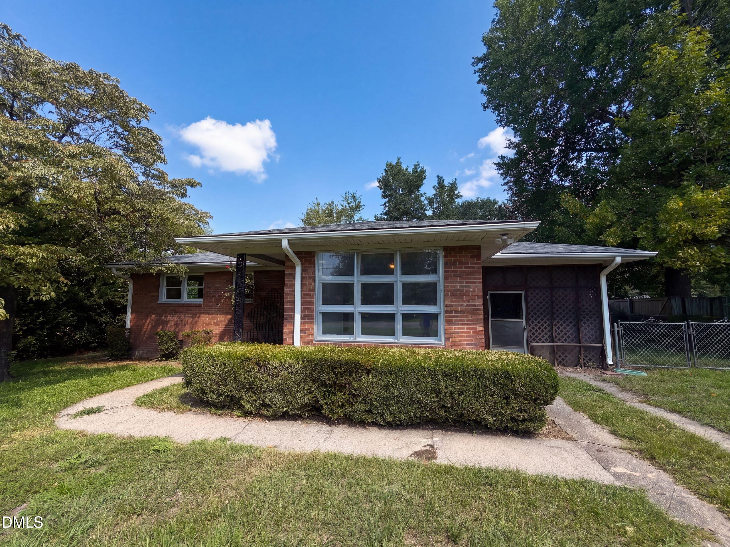 5206 N Sumac Circle — photo