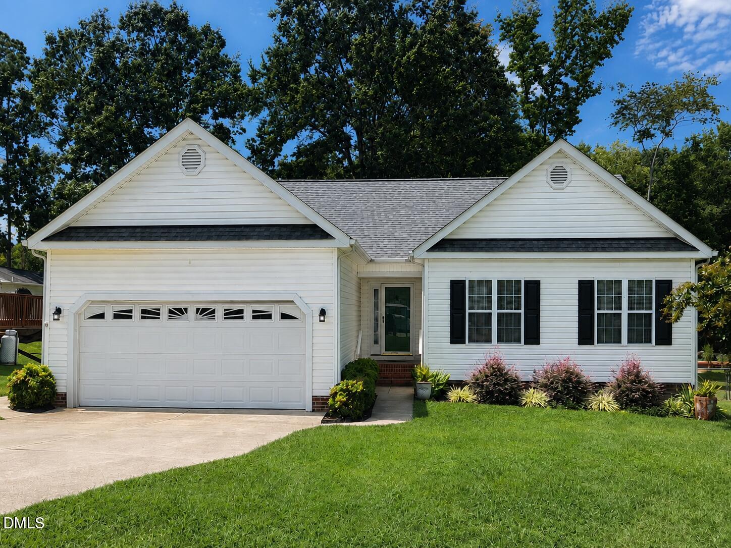 537 Hunter Way — photo