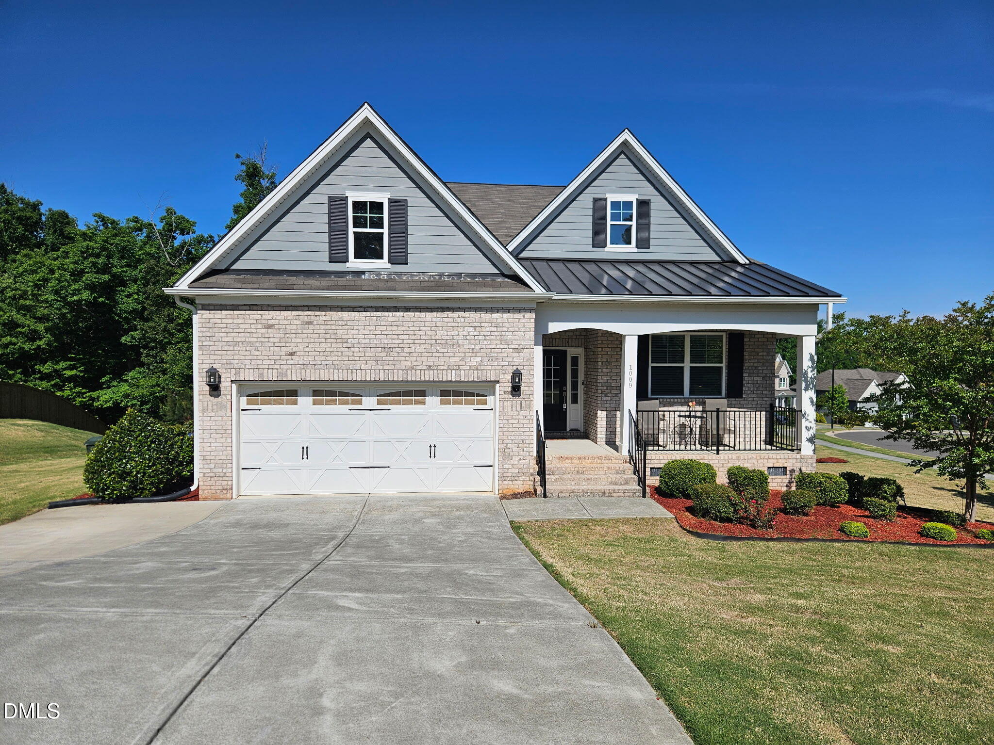 1009 Crescent Moon Court — photo