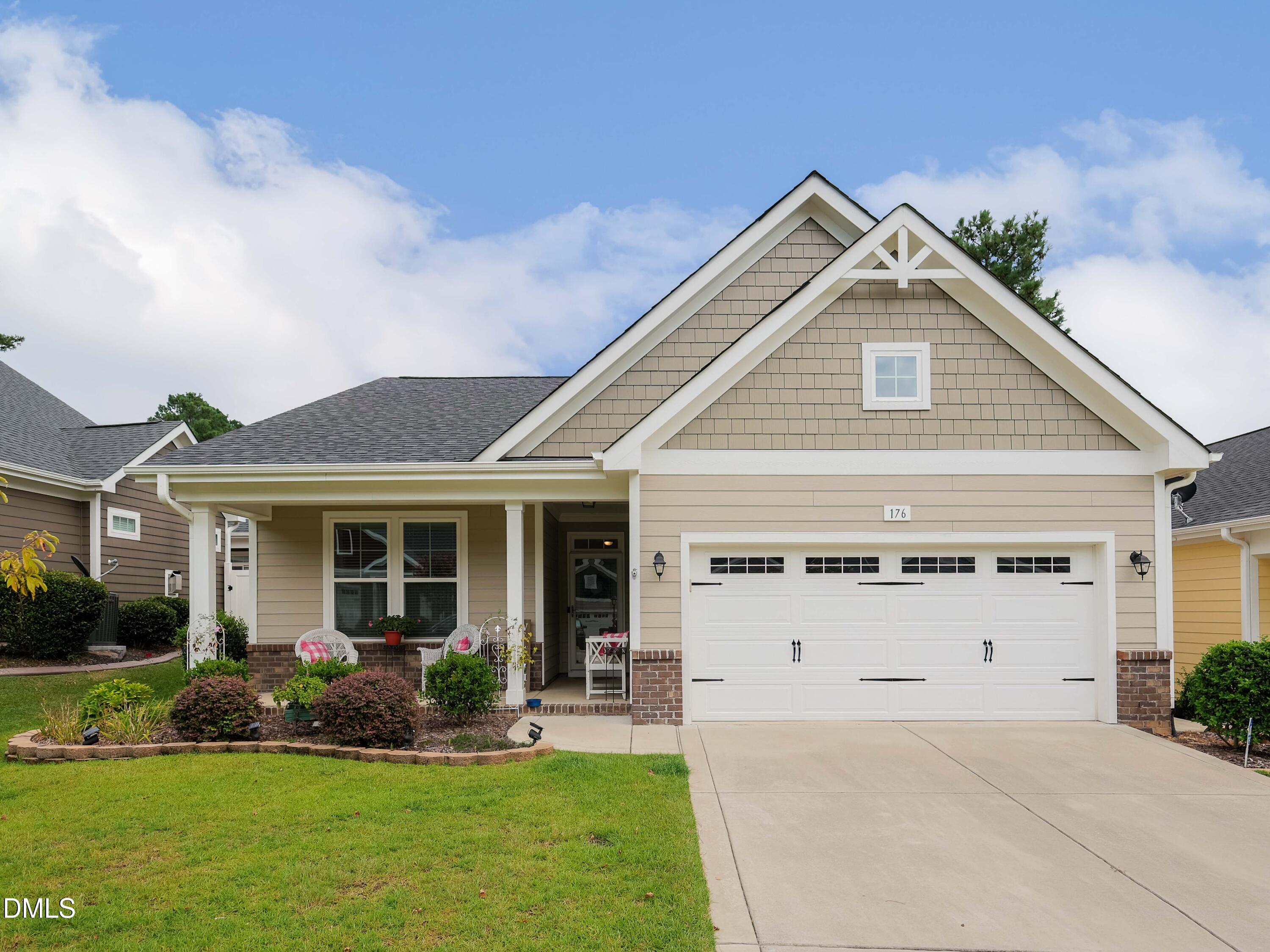 176 Glenwood Court — photo