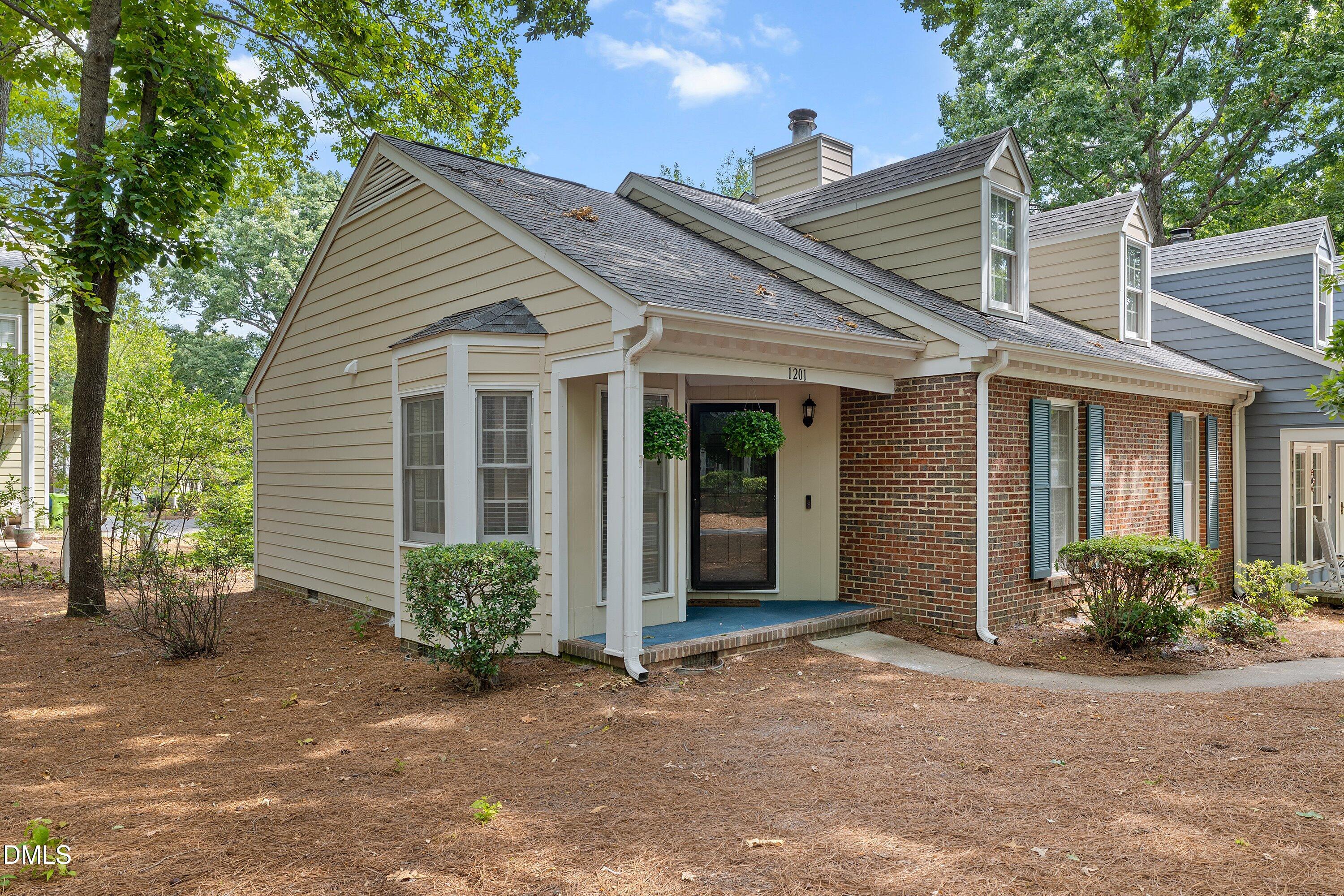 1201 Deptford Court — photo