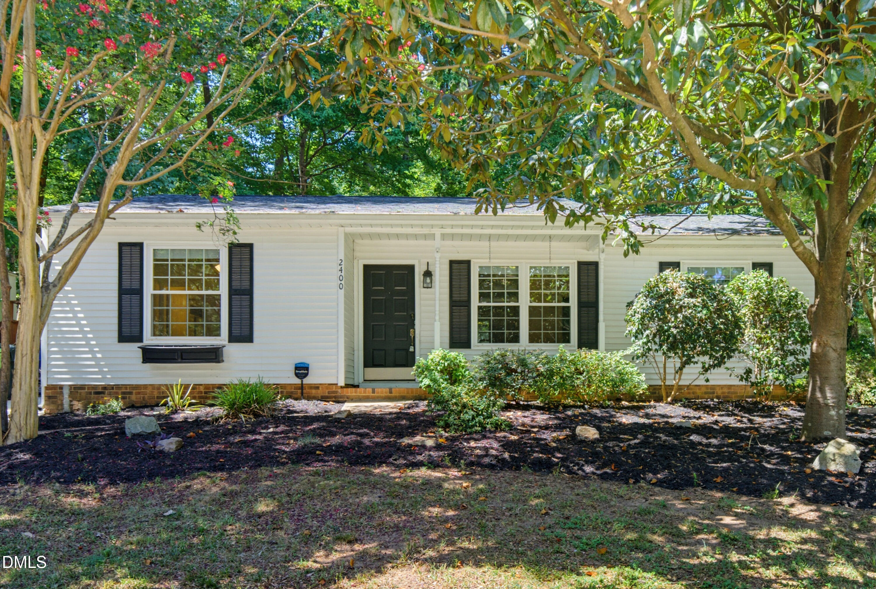 2400 Perennial Street — photo