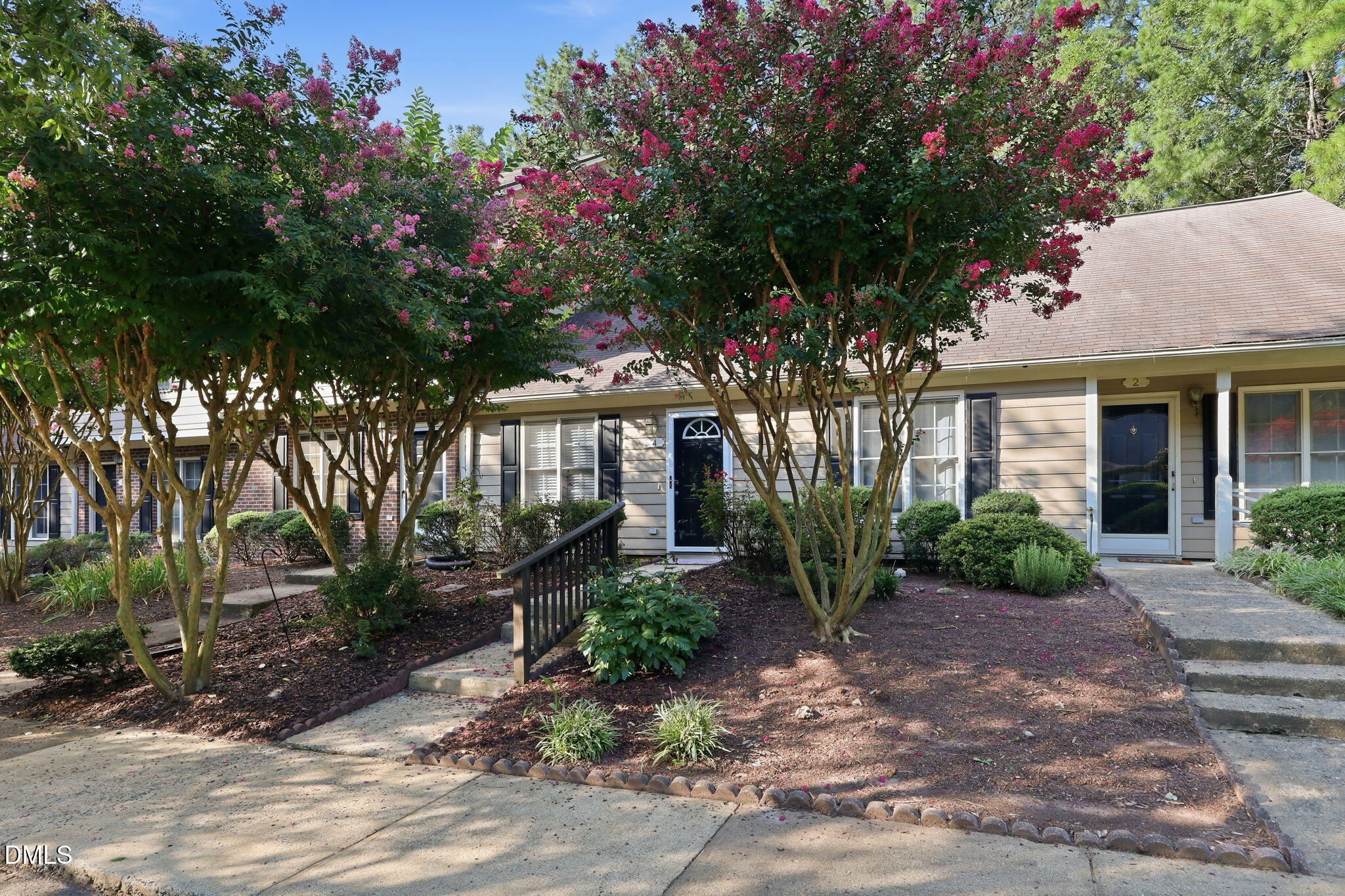 4 Crystal Oaks Court — photo