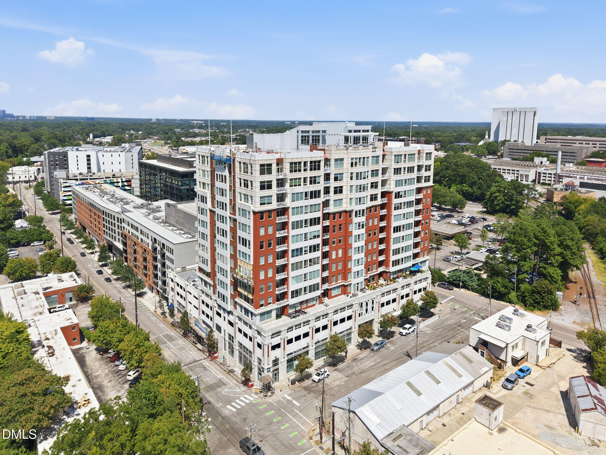 400 W North Street 826 — photo