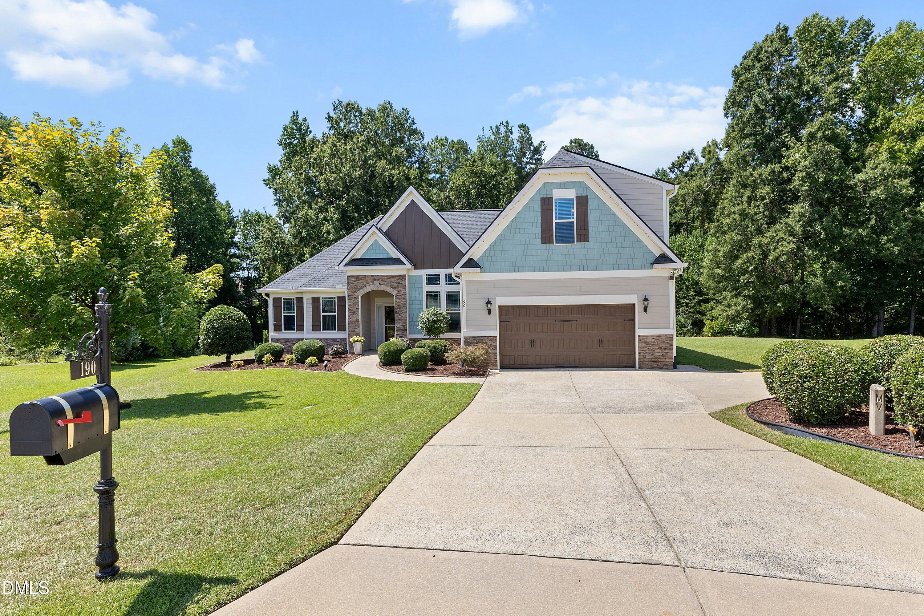 190 Retriever Court — photo