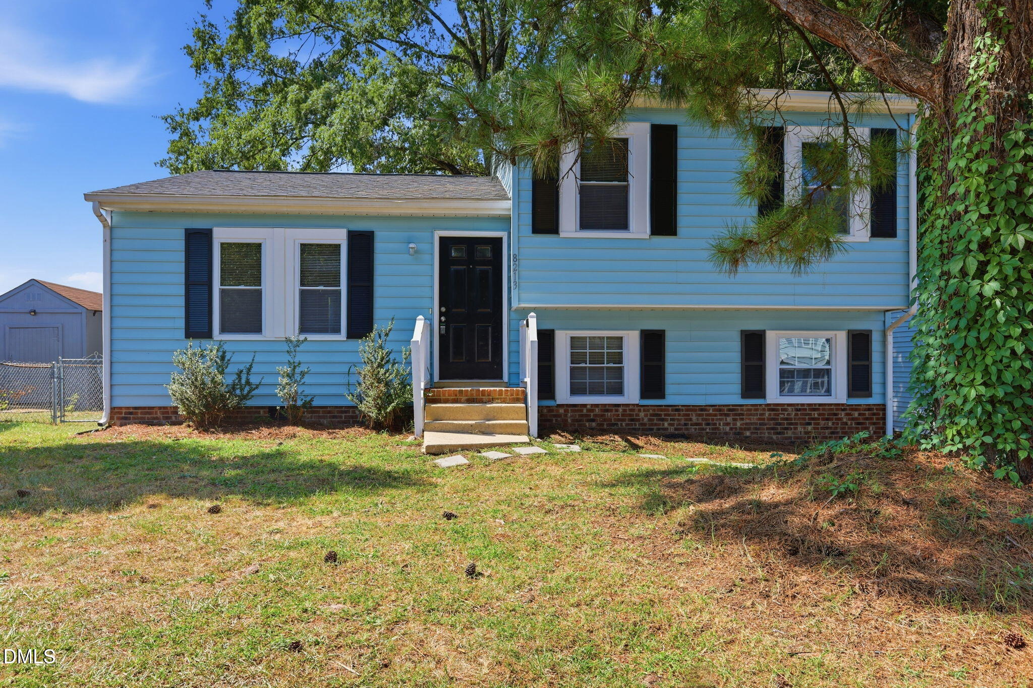 8213 Wynewood Court — photo