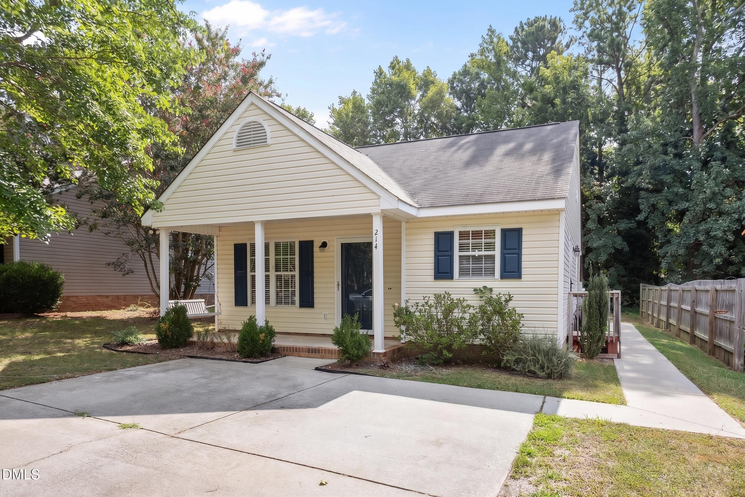 214 Highgate Circle — photo