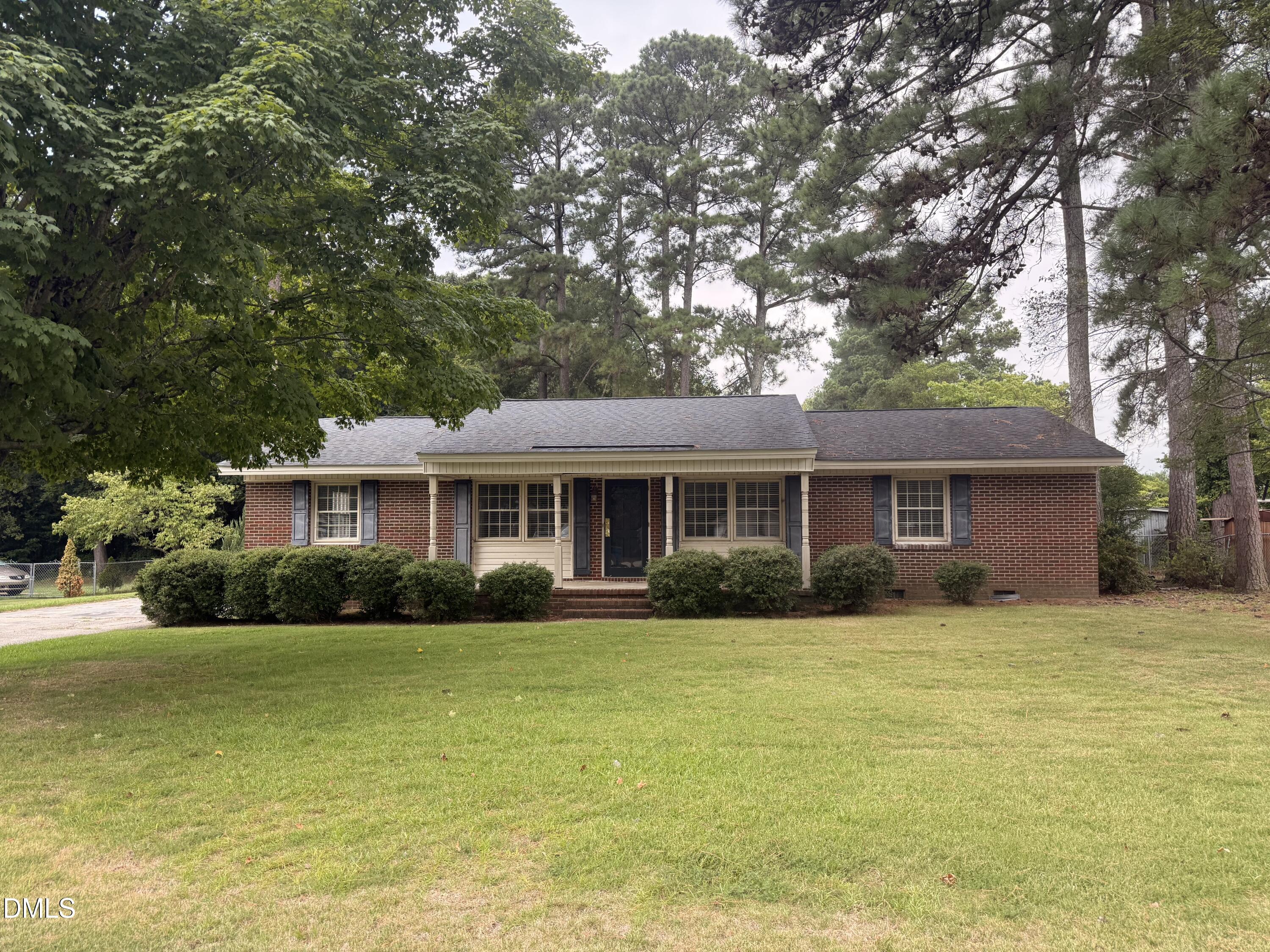 803 W Morris Circle — photo