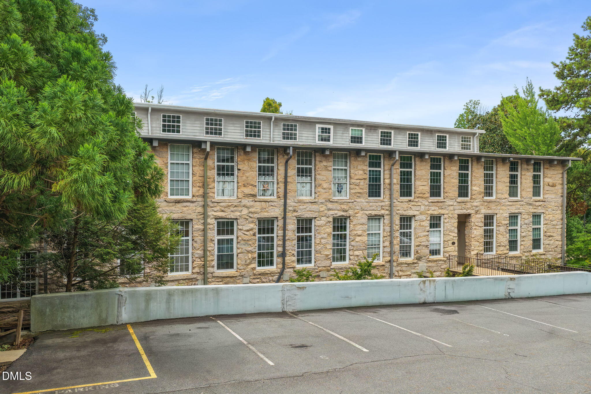 1500 River Mill Drive 113 — photo