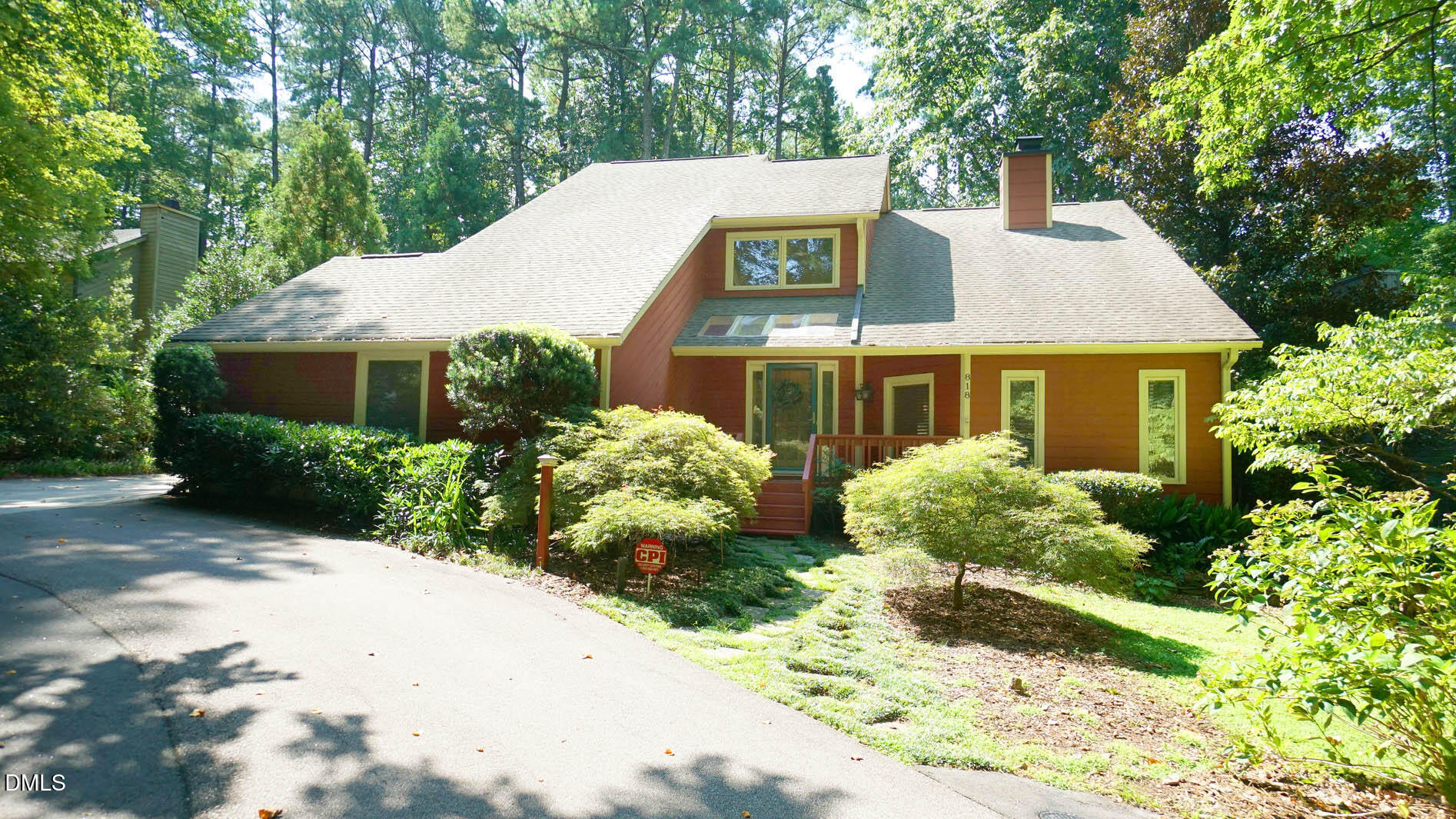 818 Lake Forest Drive — photo