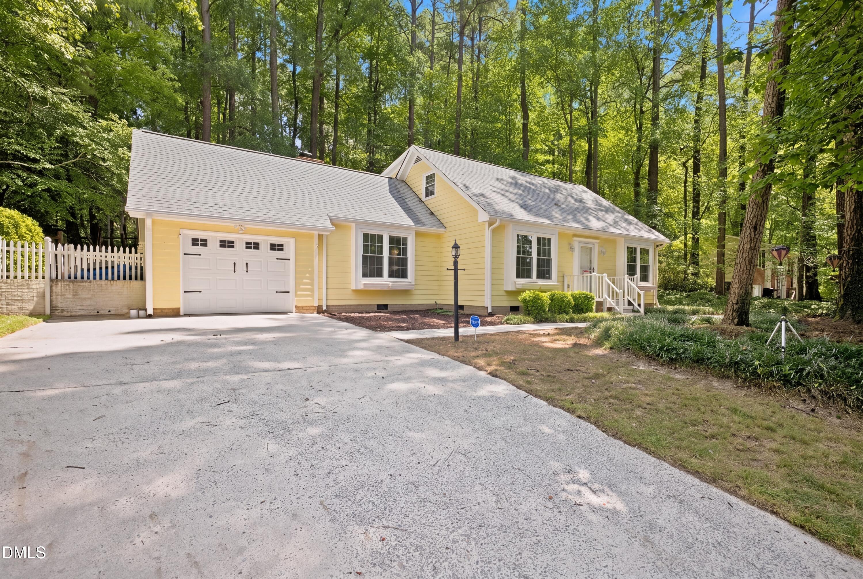 1605 Sycamore Drive — photo