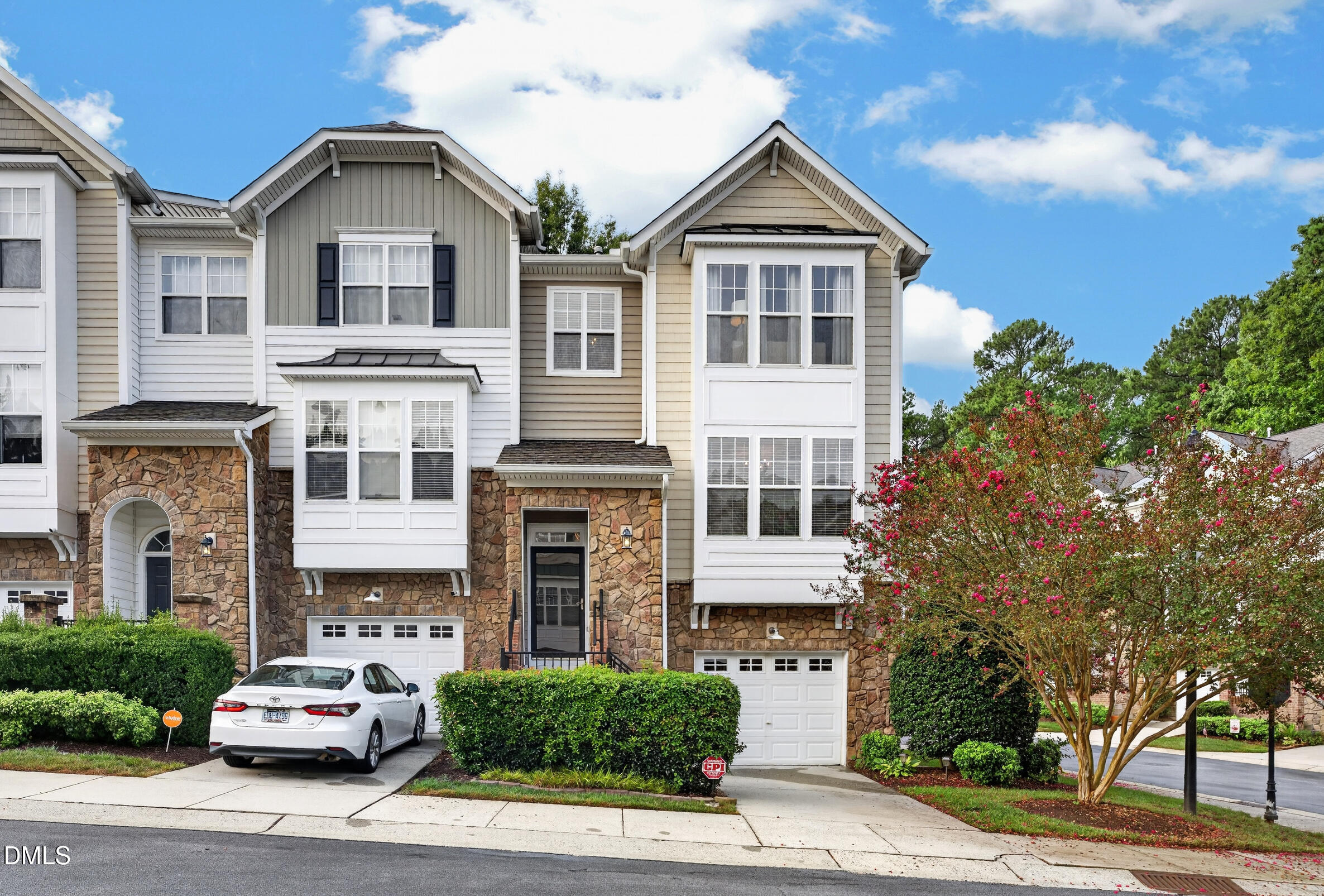 5025 Celtic Court — photo