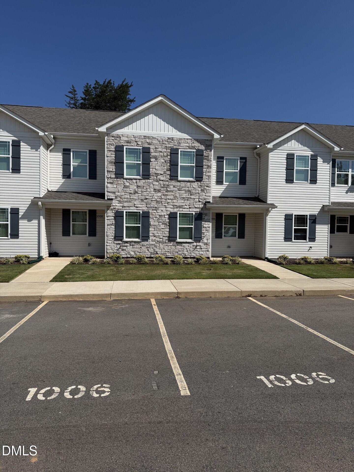 1006 Peony Lane — photo