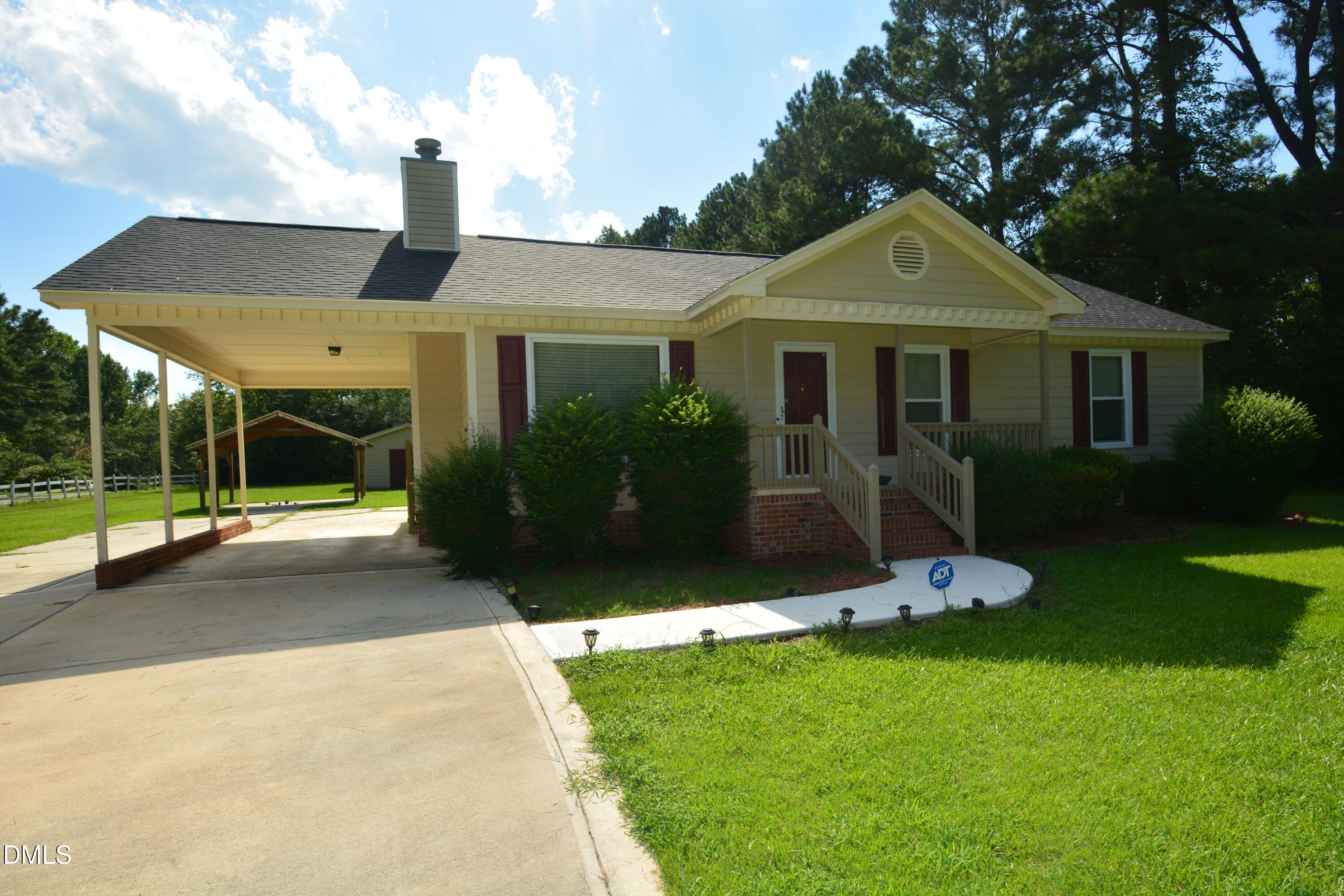 1352 Little Devine Road — photo
