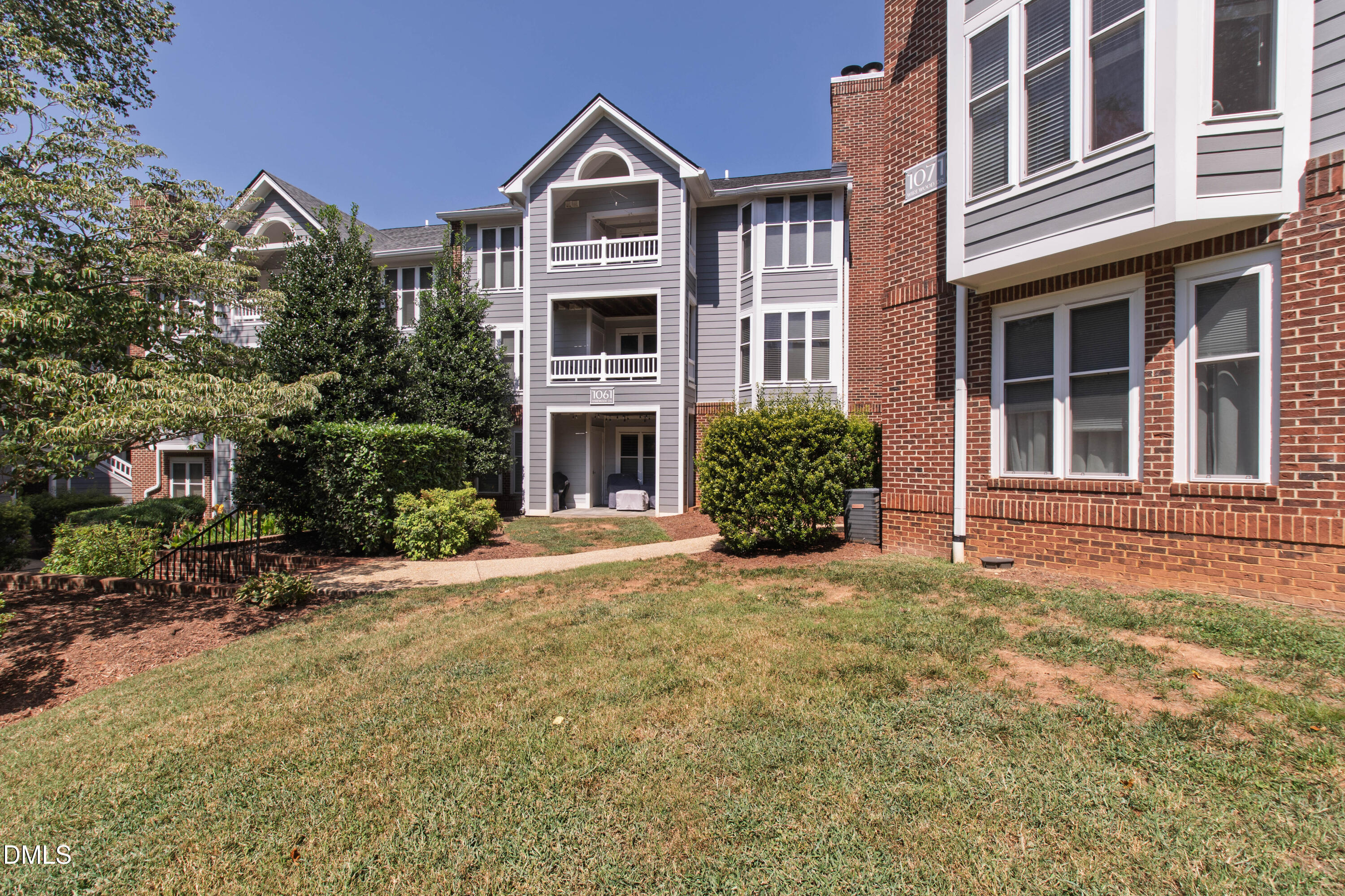 1061 Wirewood Drive 301 — photo