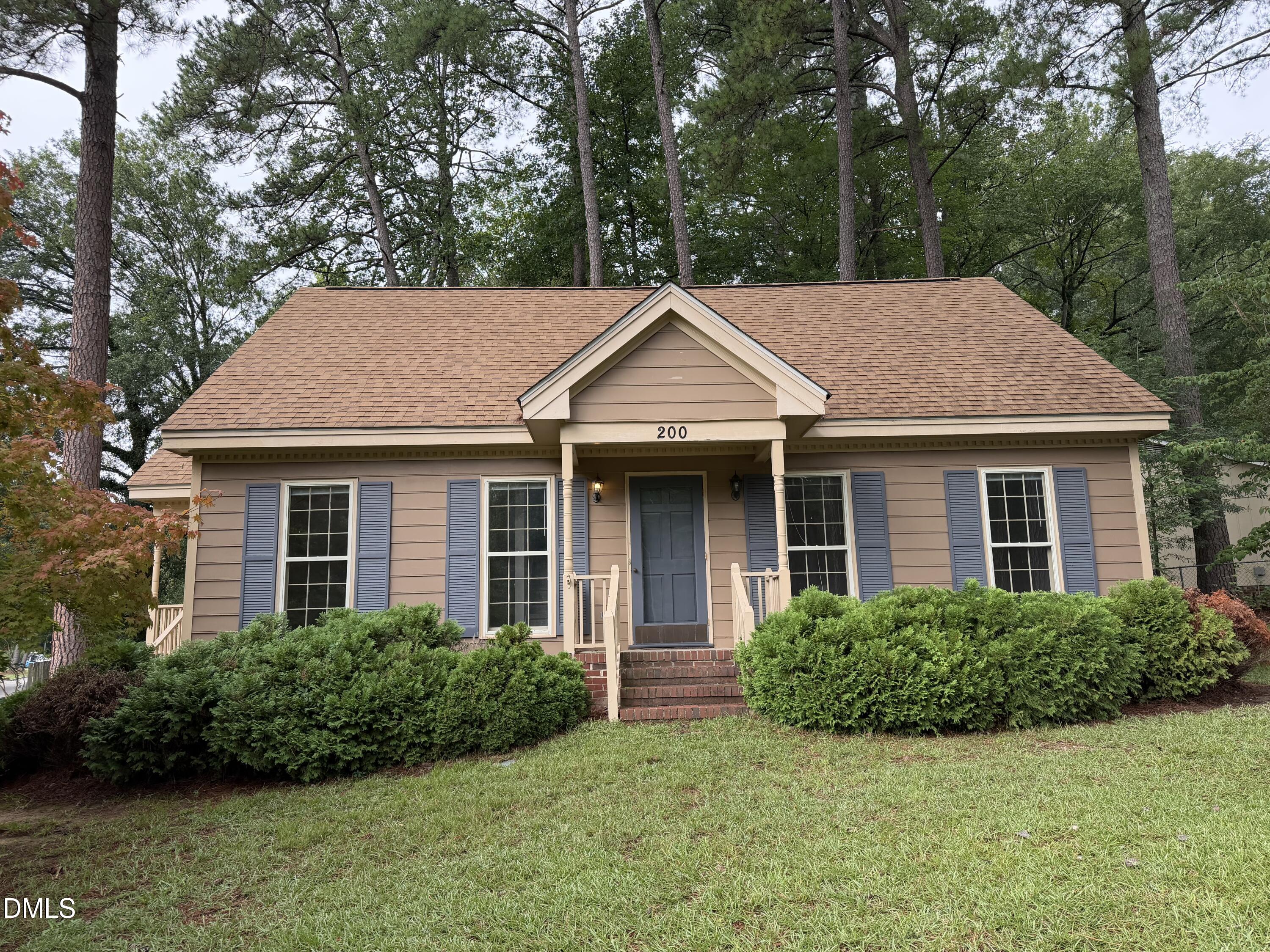 200 Coachman Drive — photo