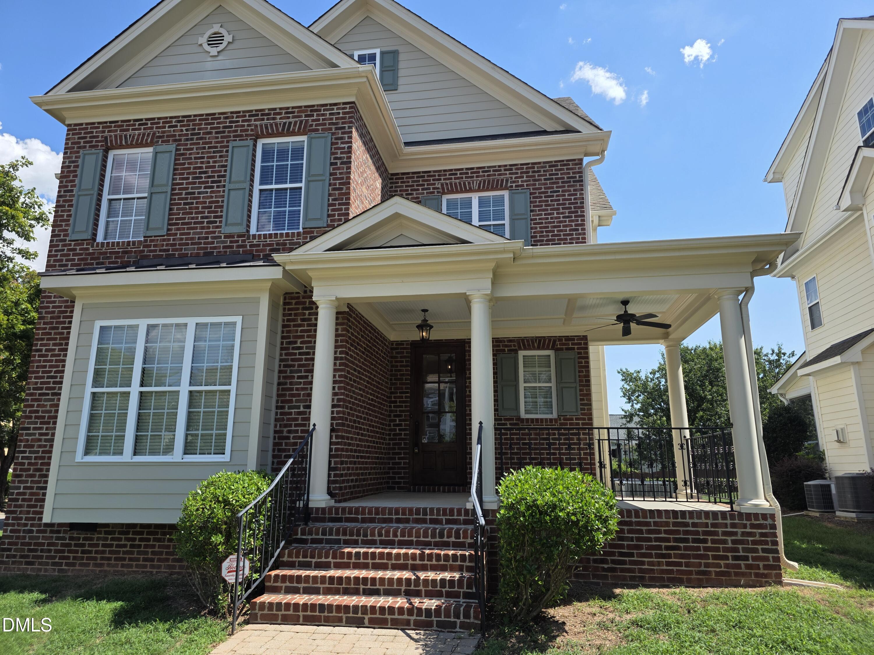 1305 Palace Garden Way — photo