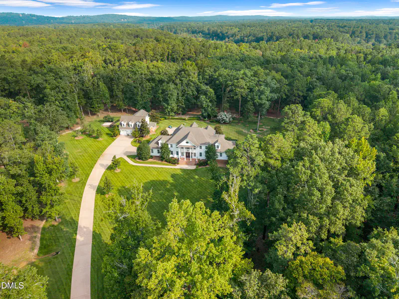 64 Pin Oak Court — photo