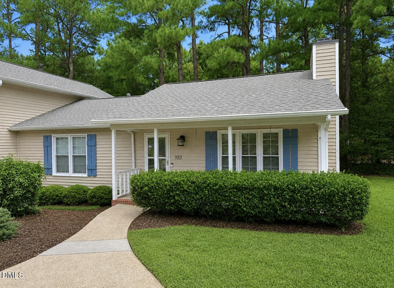 102 Fifer Court — photo