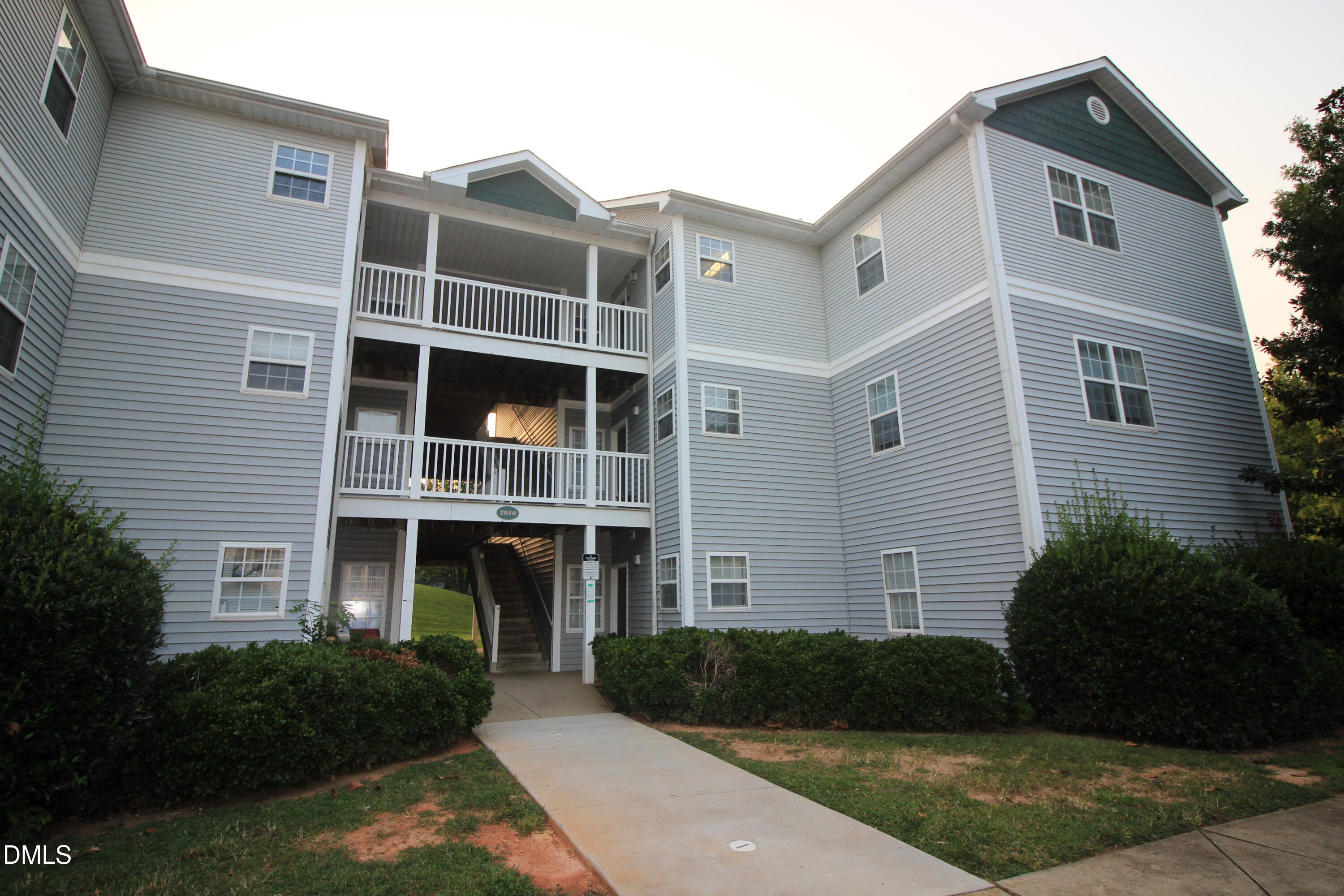 2010 Wolfmill Drive Apt 303 — photo