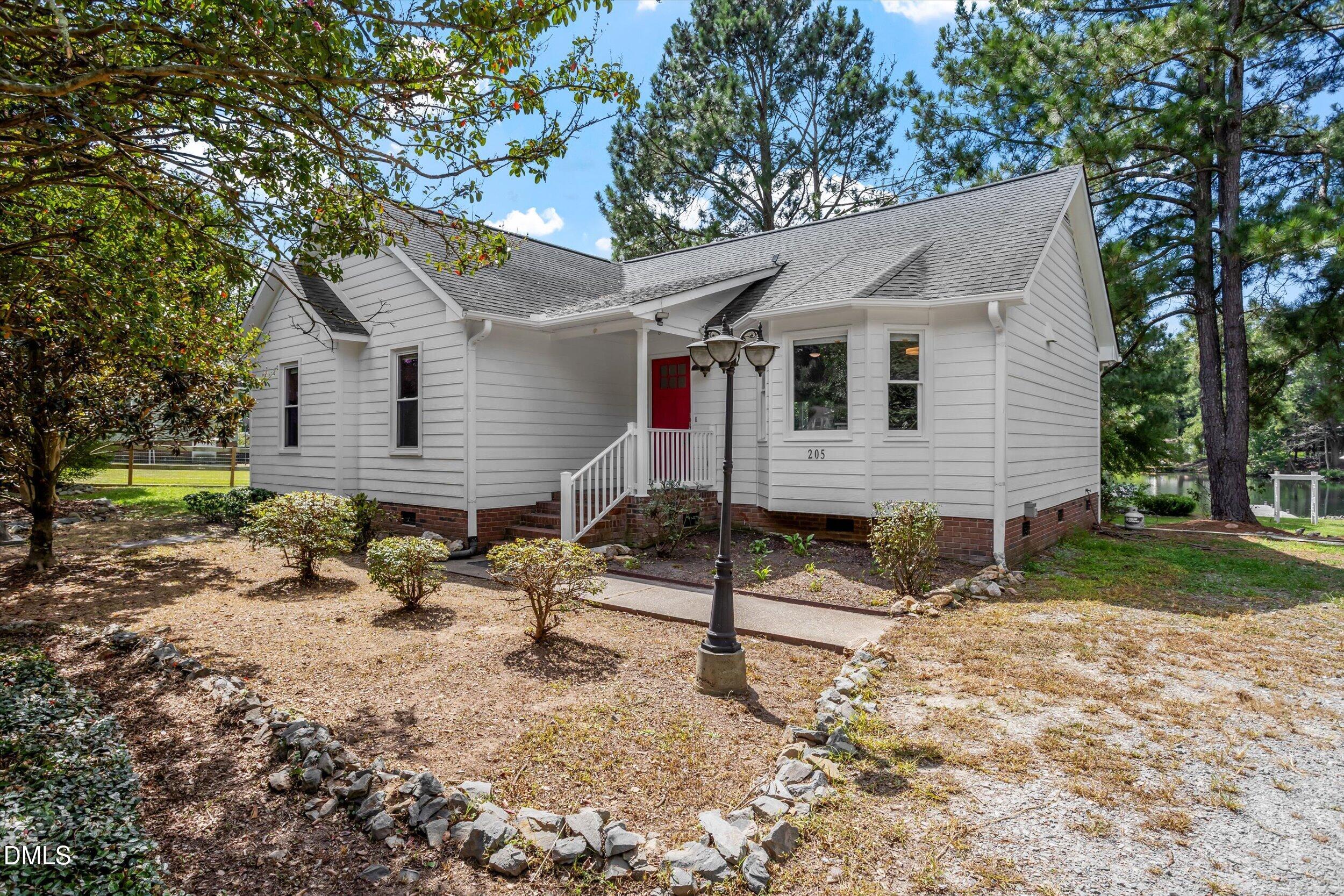 205 William Drive — photo