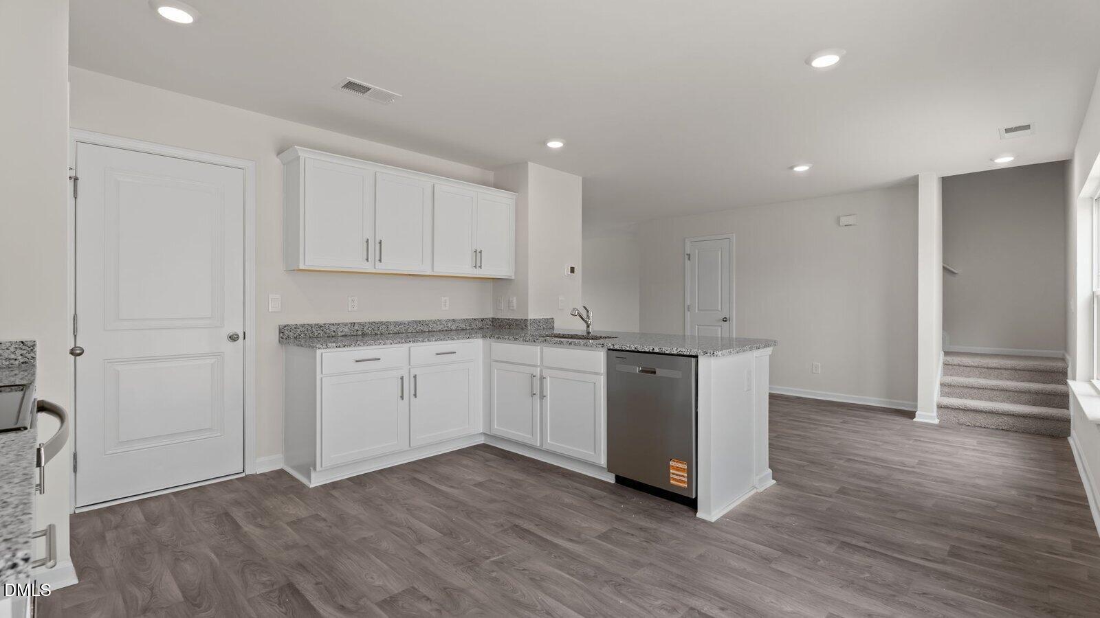 3813 Dianne Drive NW — photo