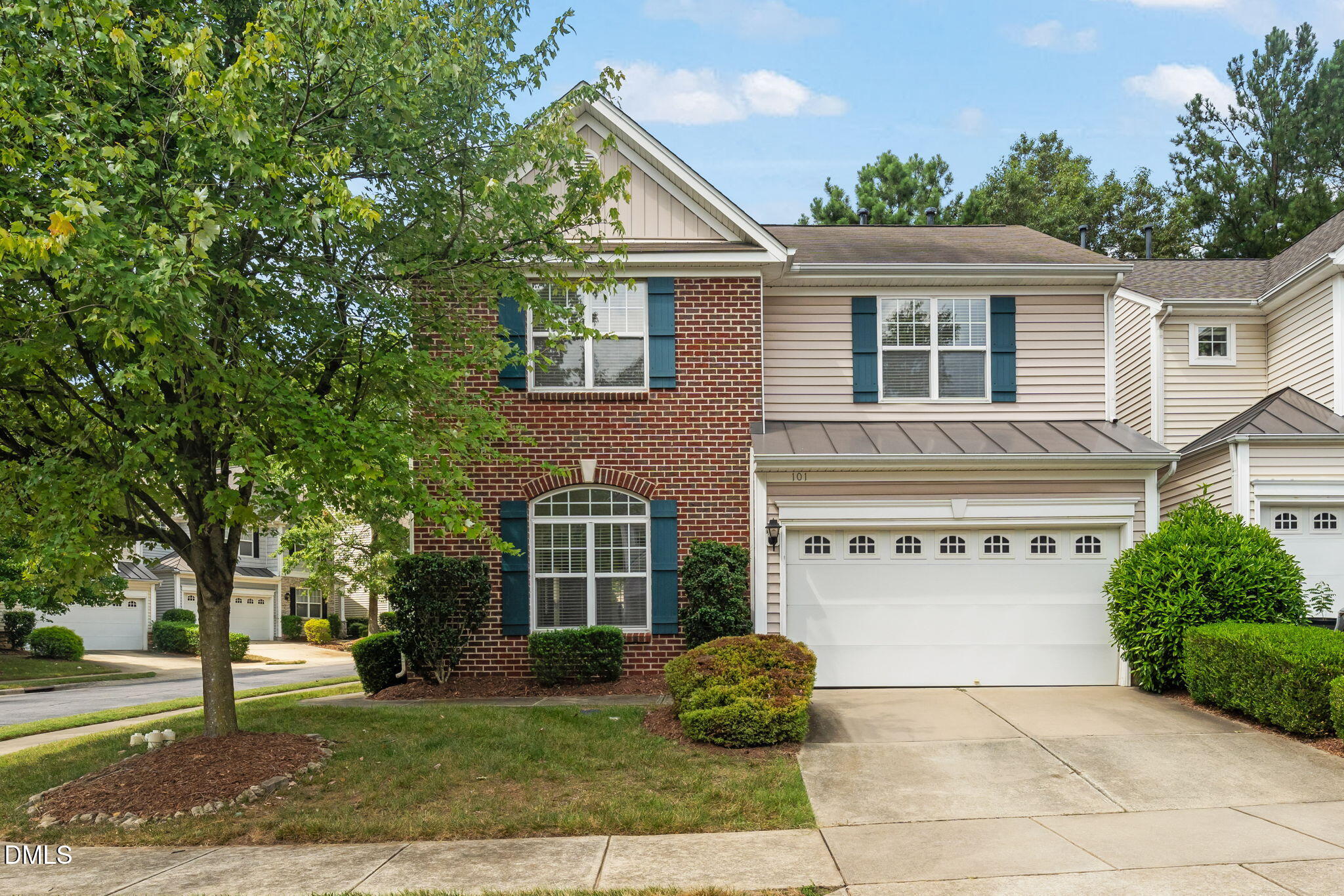 101 Courts Garden Way — photo