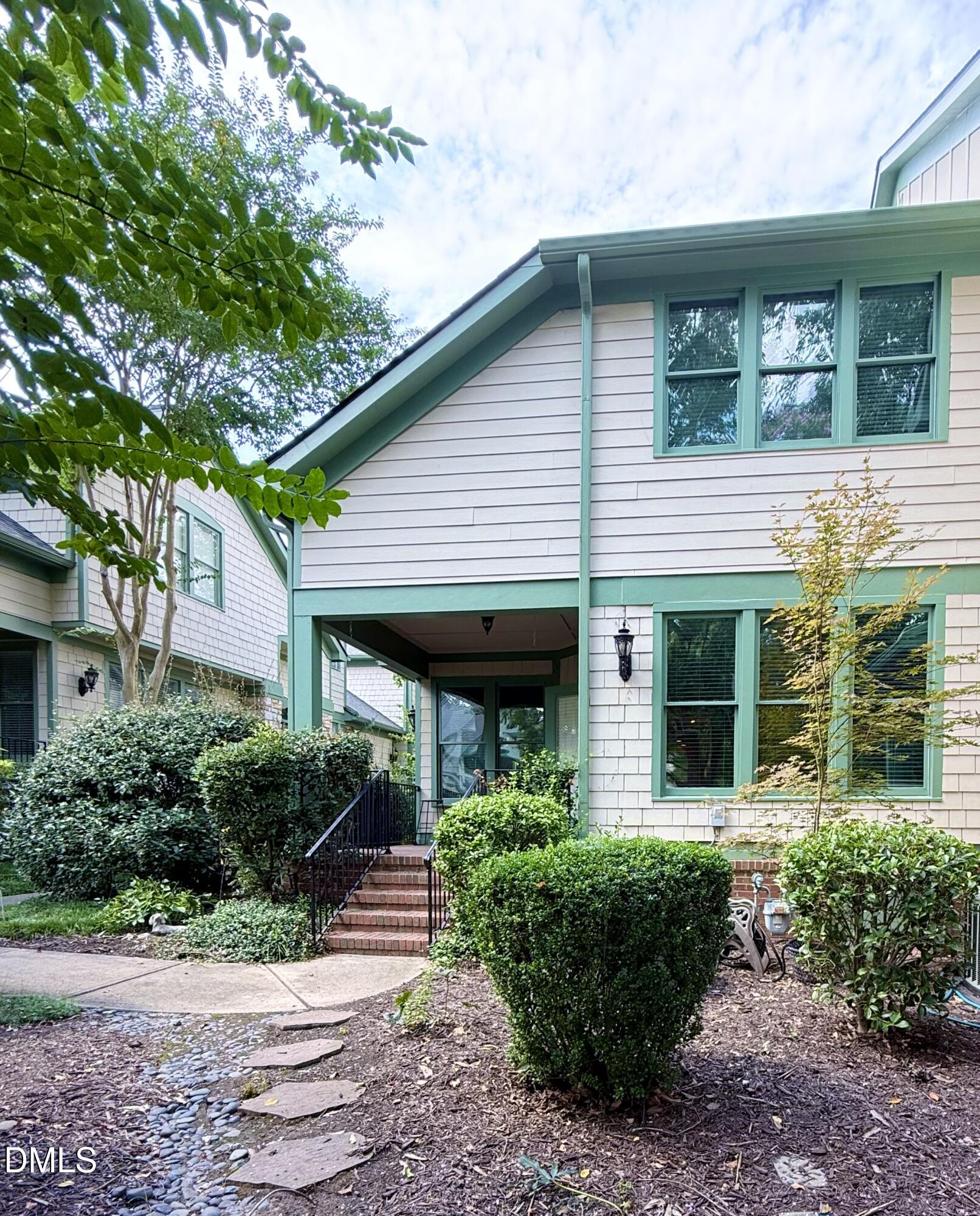 402 Presque Isle Lane — photo