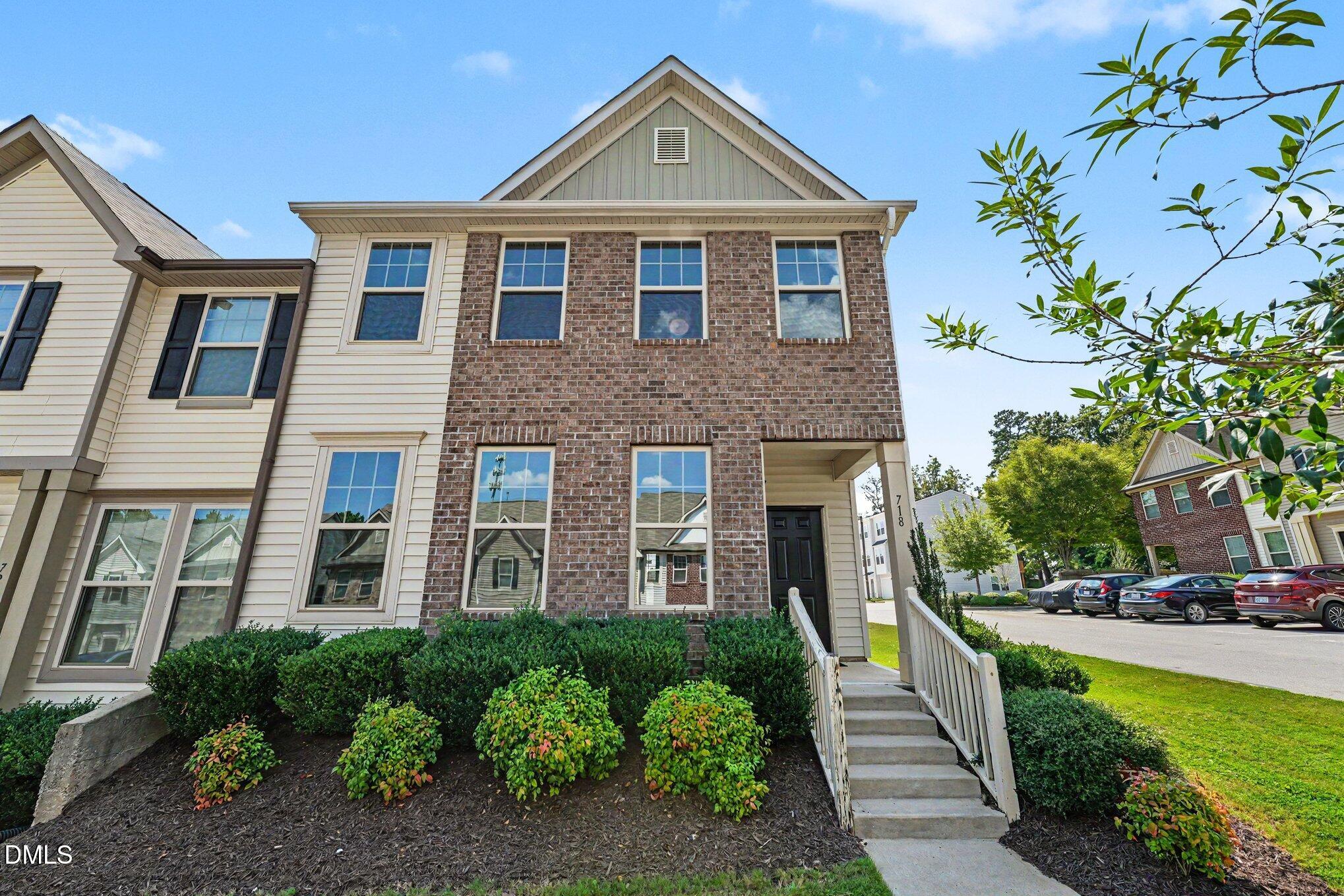 718 Maypearl Lane — photo