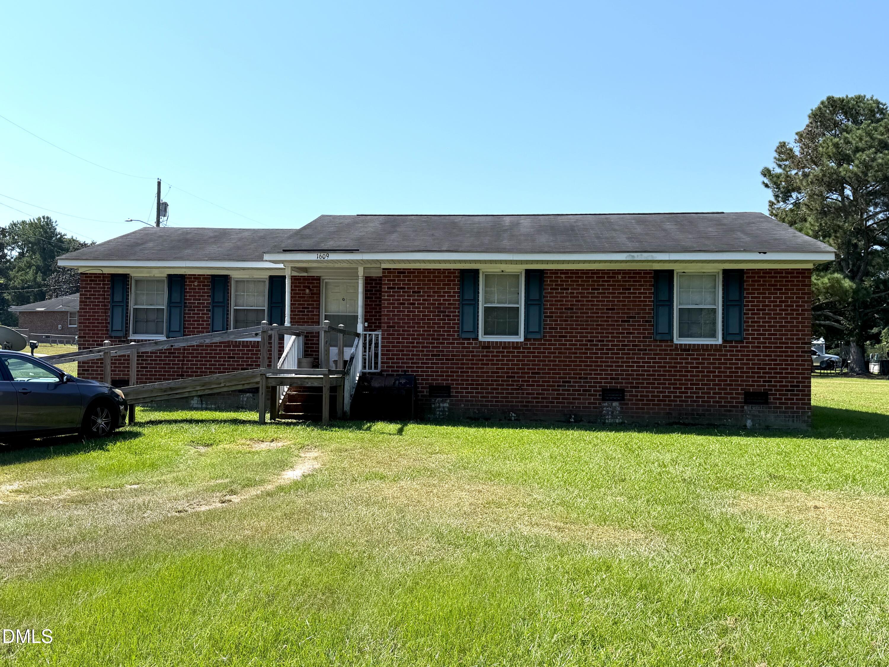 1609 Vernon Road — photo