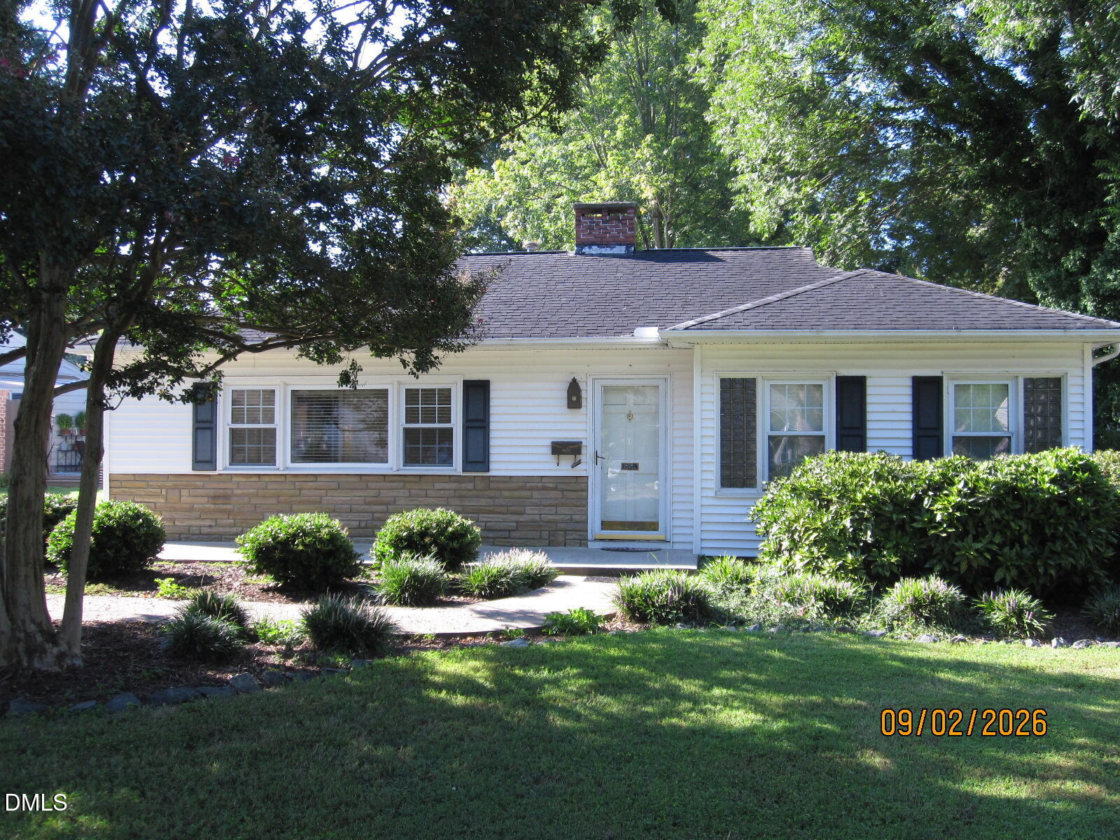 402 Gates Avenue — photo