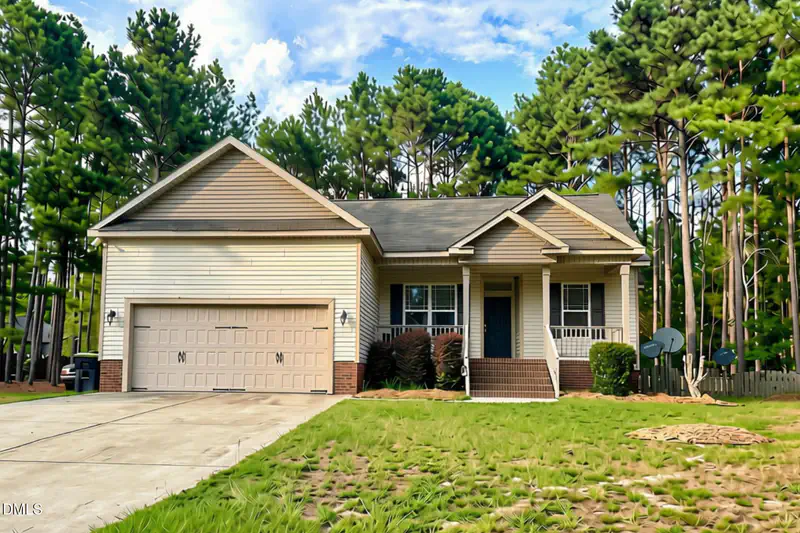 31 Maple Leaf Court — photo