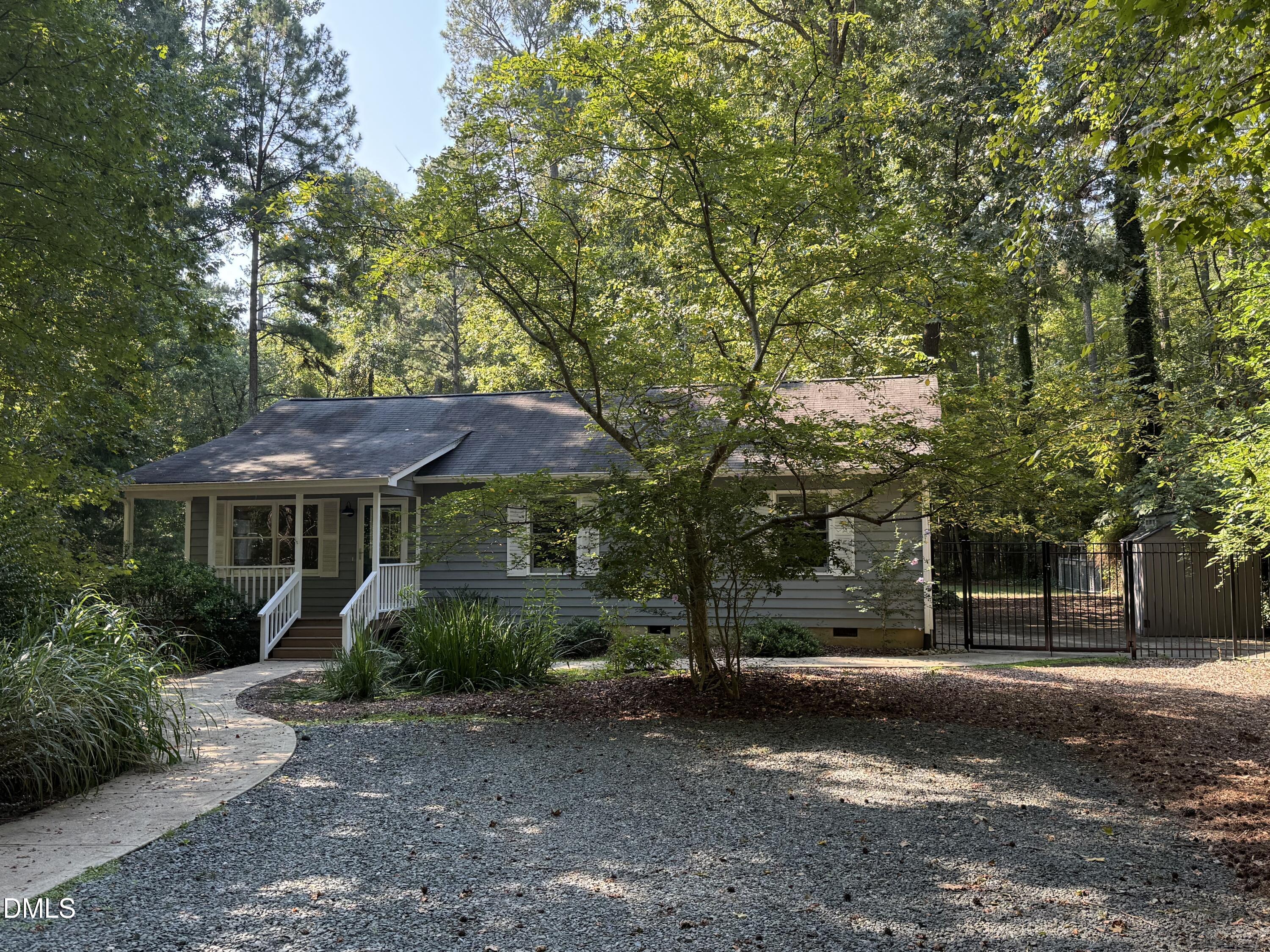 137 B Windsor Circle — photo