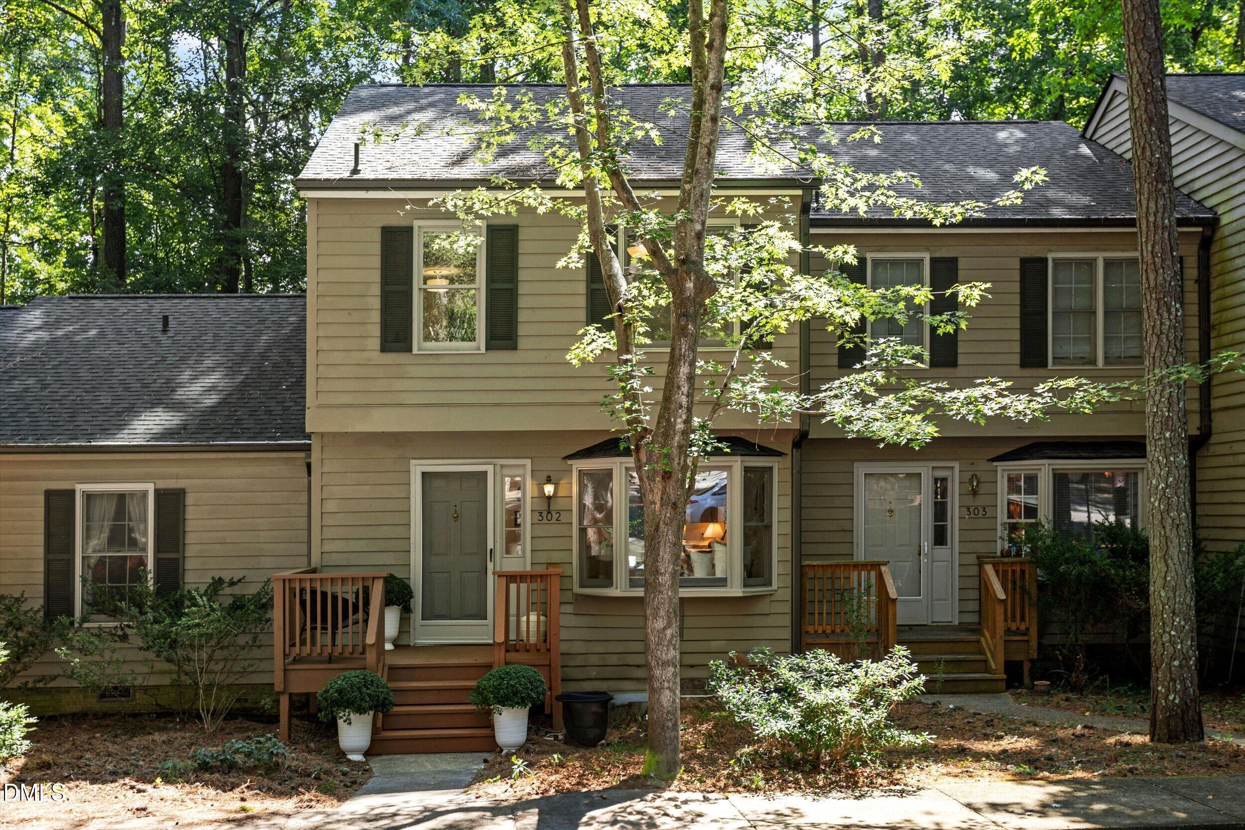 302 Forest Court — photo
