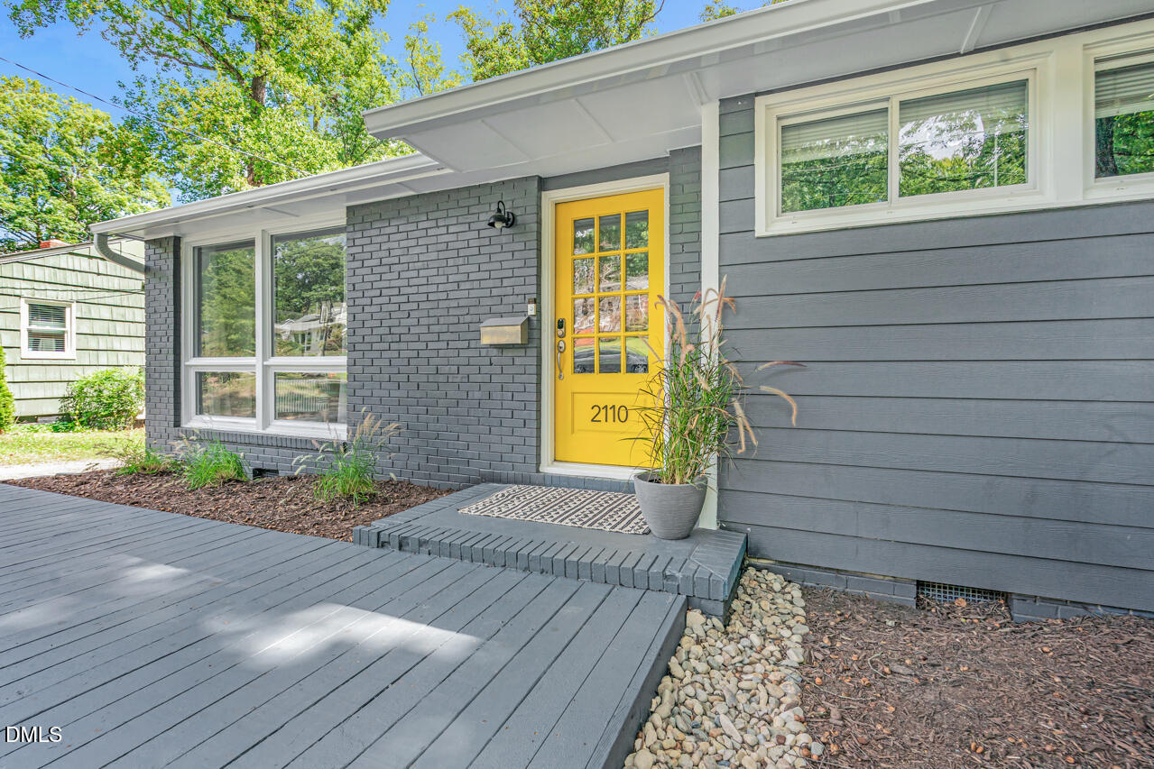 2110 Woodview Drive — photo