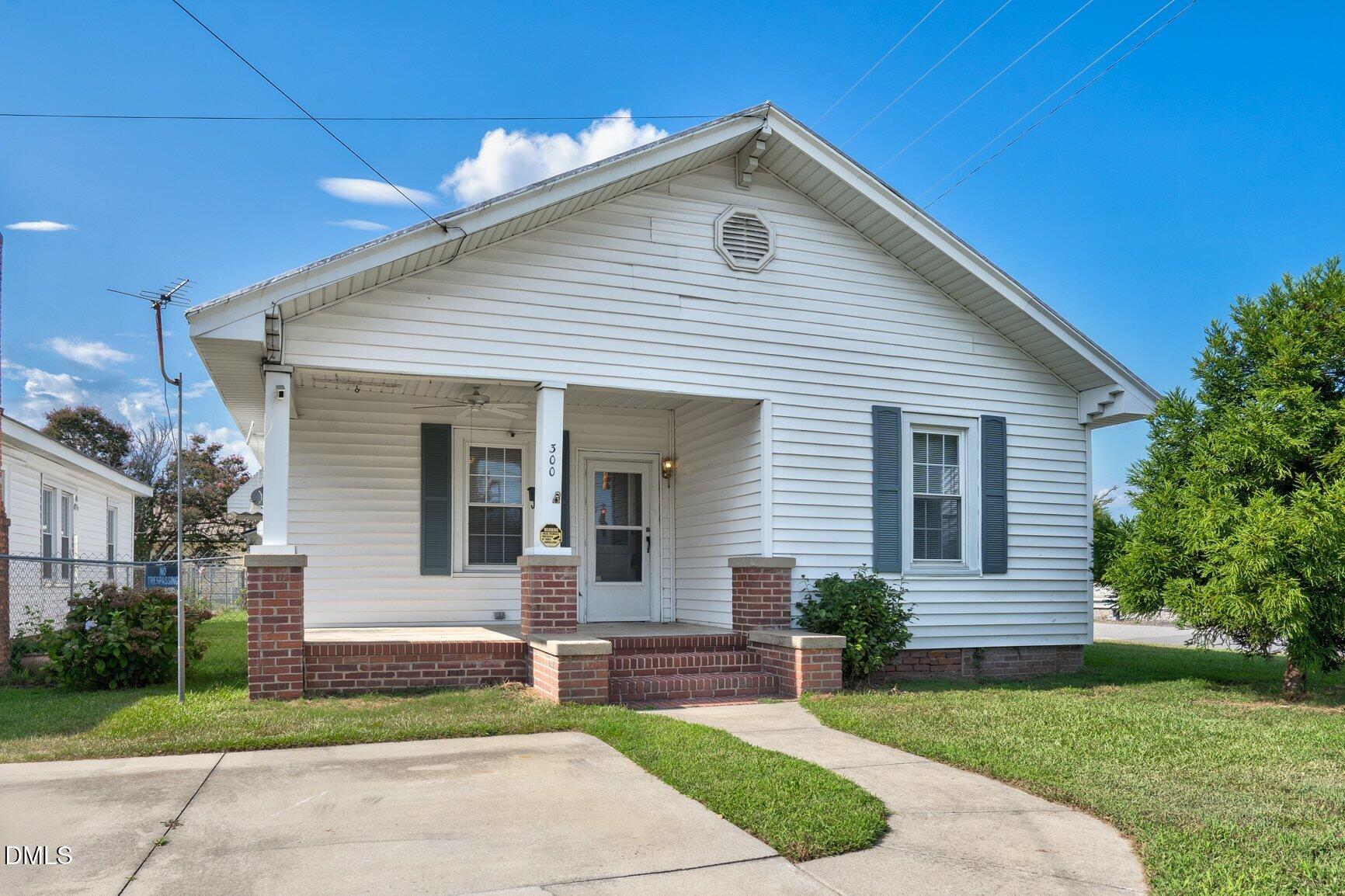 300 W Howard Avenue — photo