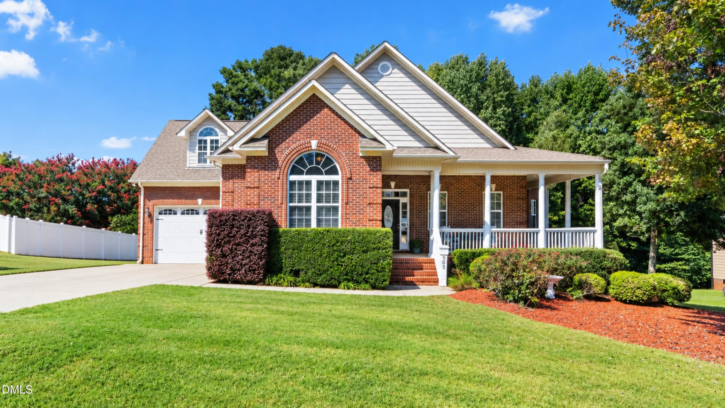 505 River Knoll Drive — photo