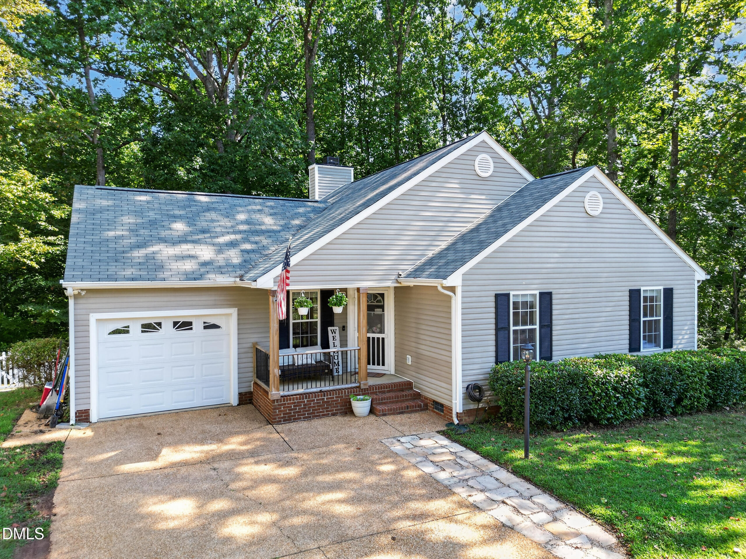 636 Harris Point Way — photo